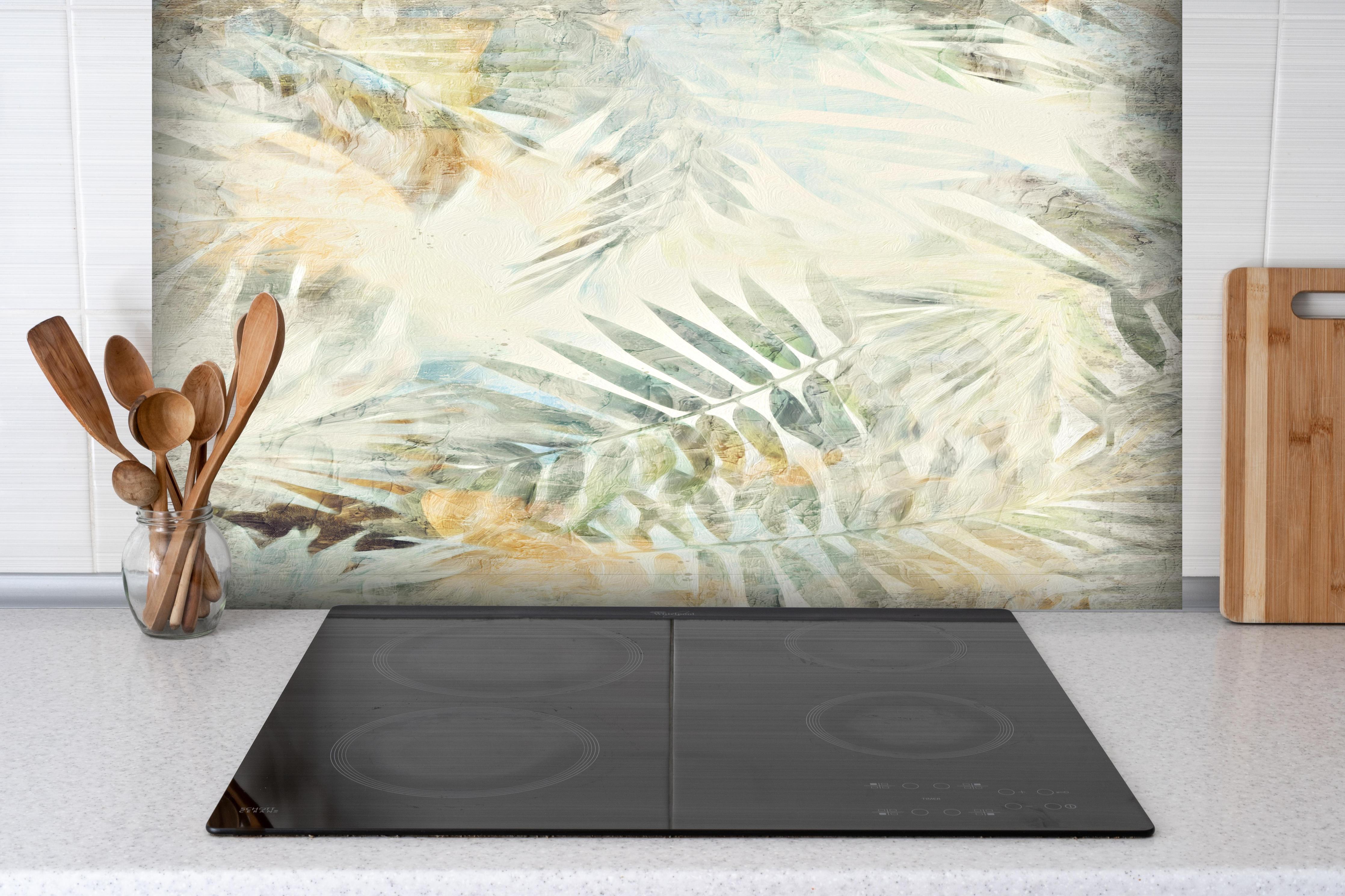 Spritzschutz - Modernes Dschungel Gemälde hinter einem Cerankochfeld zwischen Holz-Kochutensilien