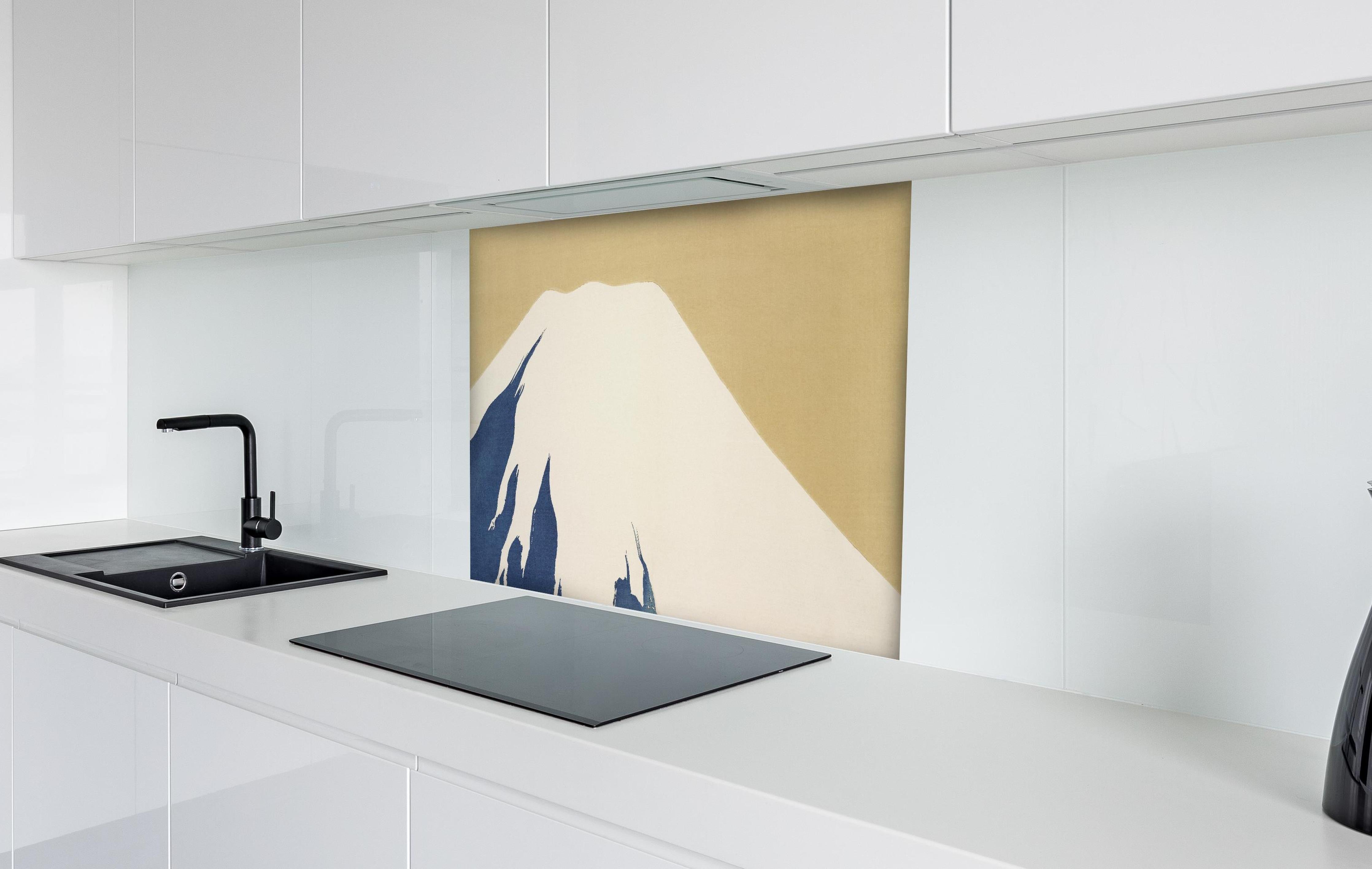 Spritzschutz - Mount Fuji Holzblock Japan Gelb-Blau hinter einem Cerankochfeld zwischen Holz-Kochutensilien