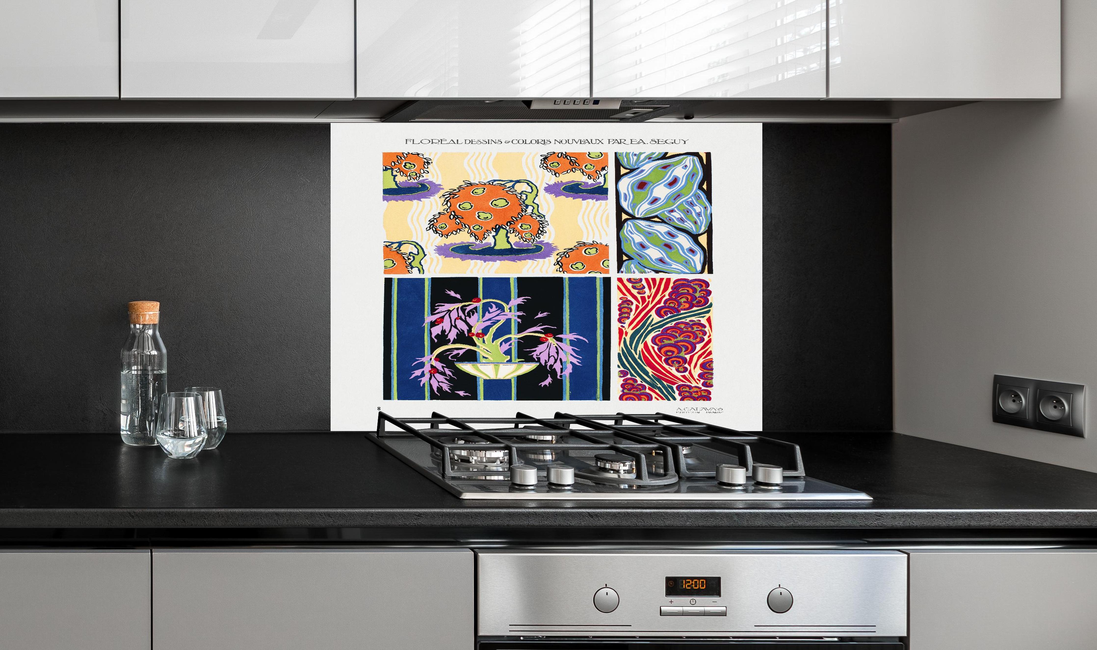 Spritzschutz - Retro Blumen und Abstrakte Muster Kunstdruck hinter einem Cerankochfeld zwischen Holz-Kochutensilien