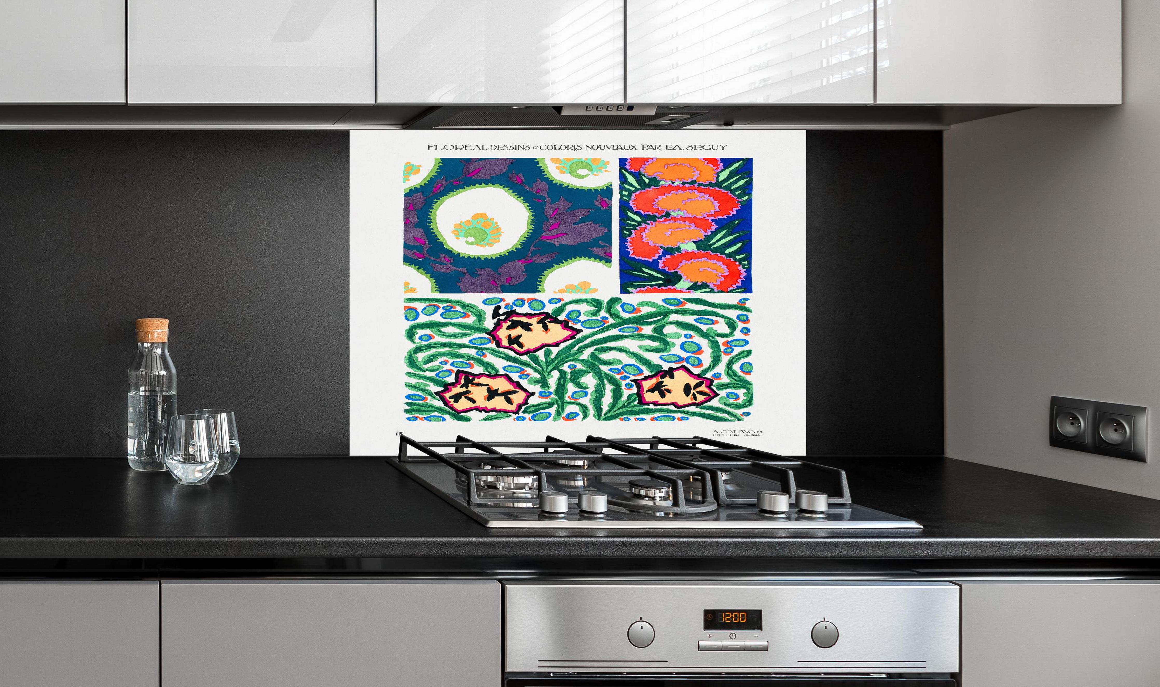 Spritzschutz - Retro Botanical Art Illustration Poster hinter einem Cerankochfeld zwischen Holz-Kochutensilien