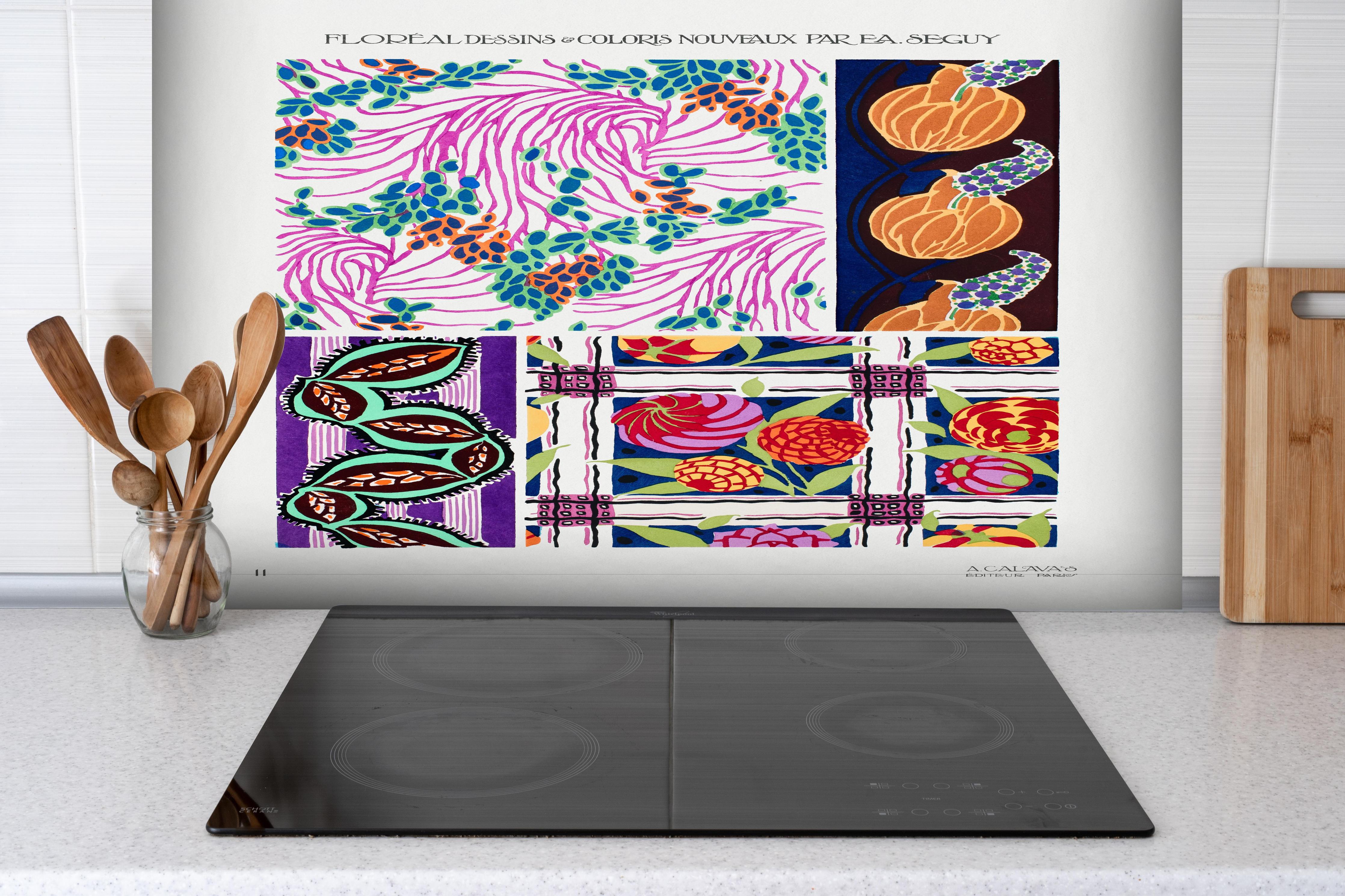 Spritzschutz - Retro Floral Kunst von Meister Seguy hinter einem Cerankochfeld zwischen Holz-Kochutensilien