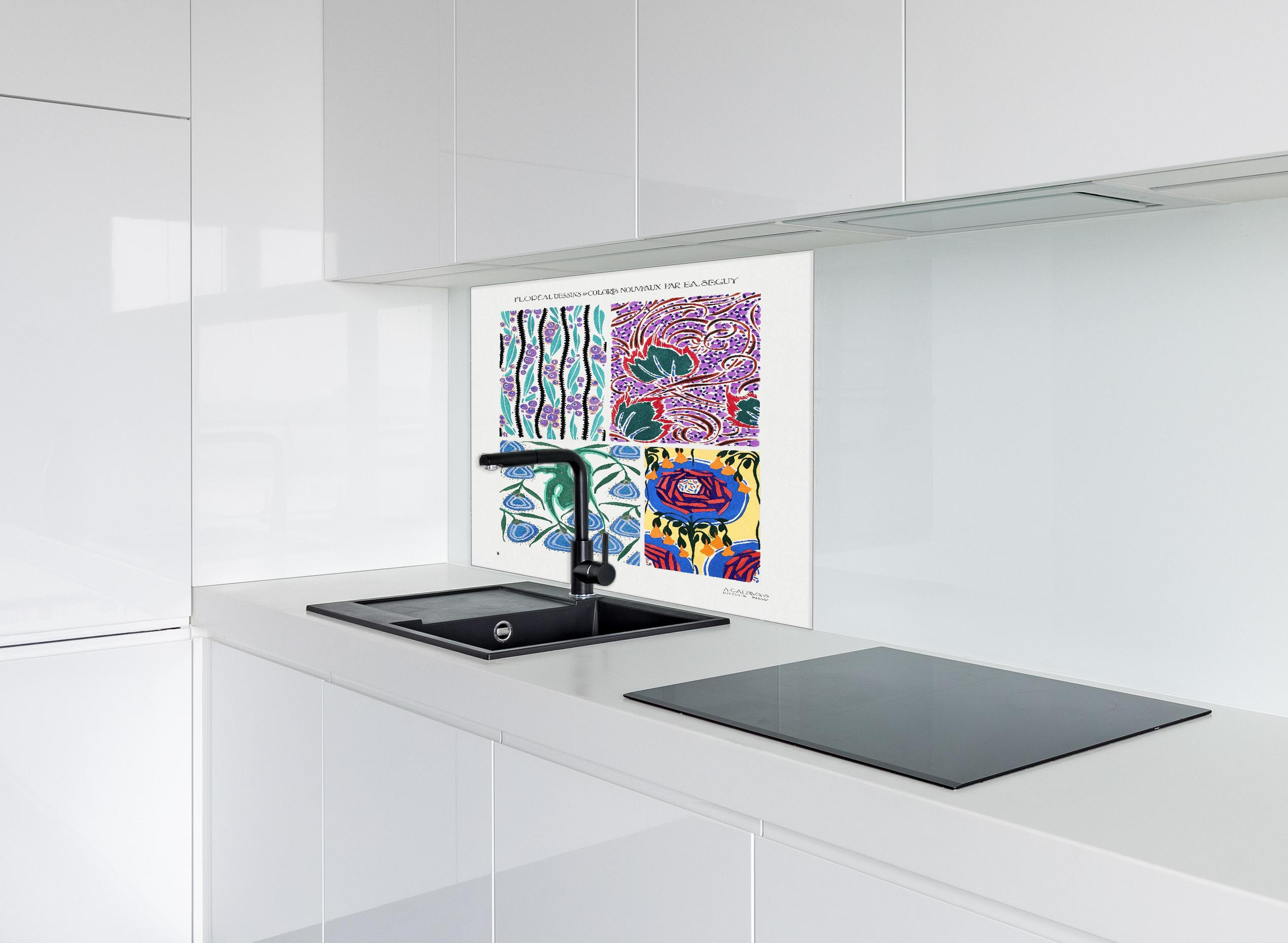 Spritzschutz - Retro Floral Kunstposter von Meister Seguy hinter einem Cerankochfeld zwischen Holz-Kochutensilien