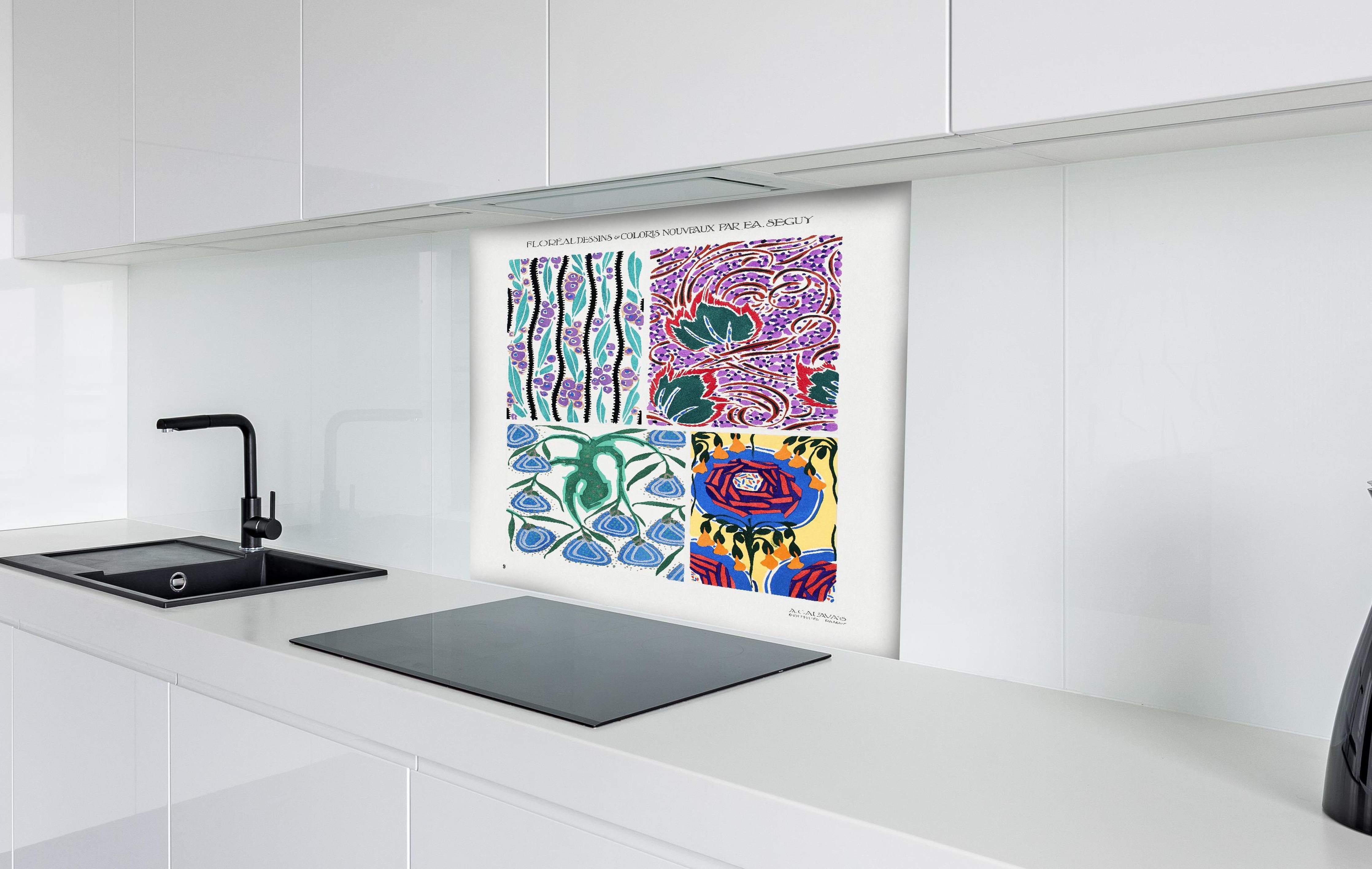 Spritzschutz - Retro Floral Kunstposter von Meister Seguy hinter einem Cerankochfeld zwischen Holz-Kochutensilien