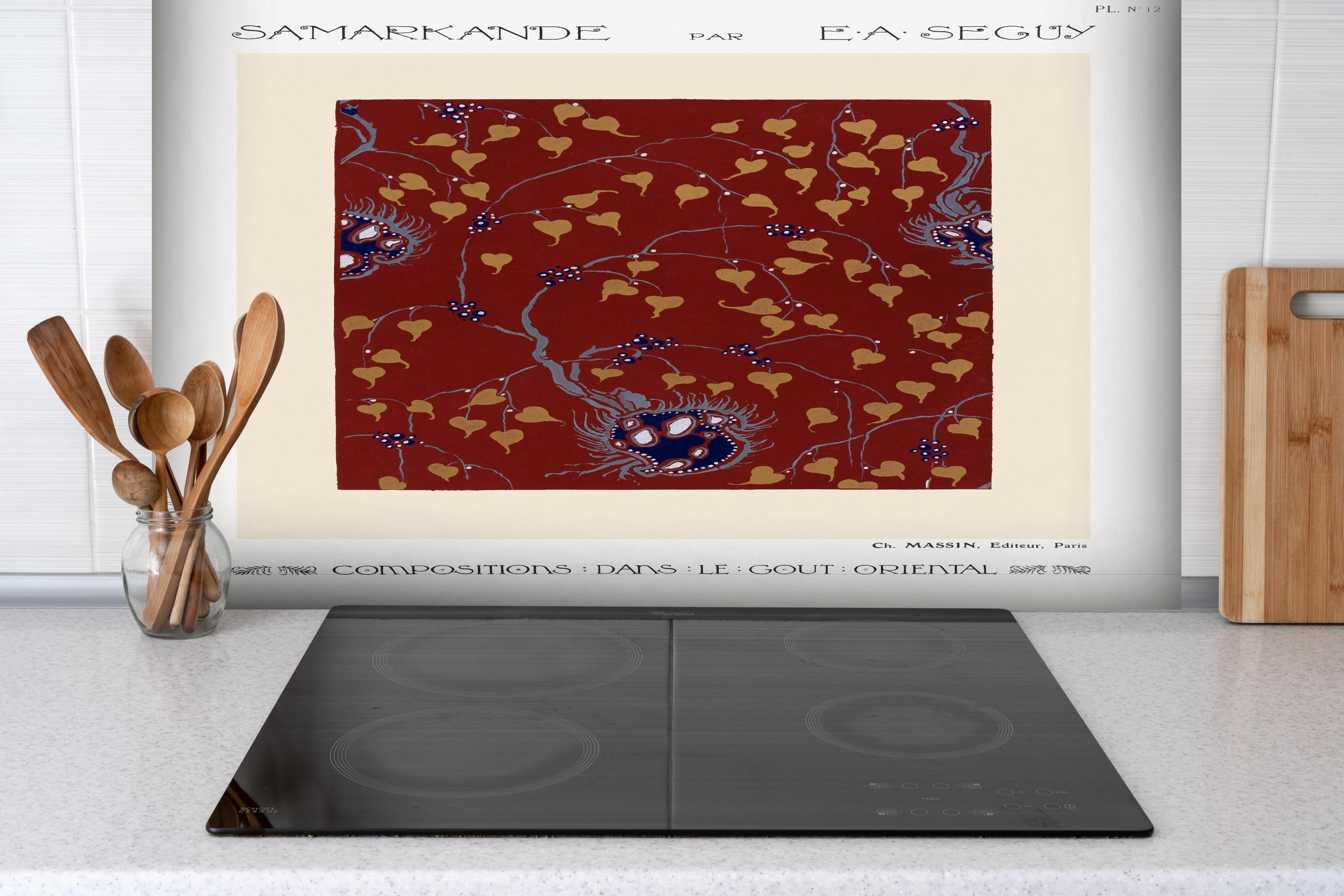 Spritzschutz - Samarkande 12 hinter einem Cerankochfeld zwischen Holz-Kochutensilien