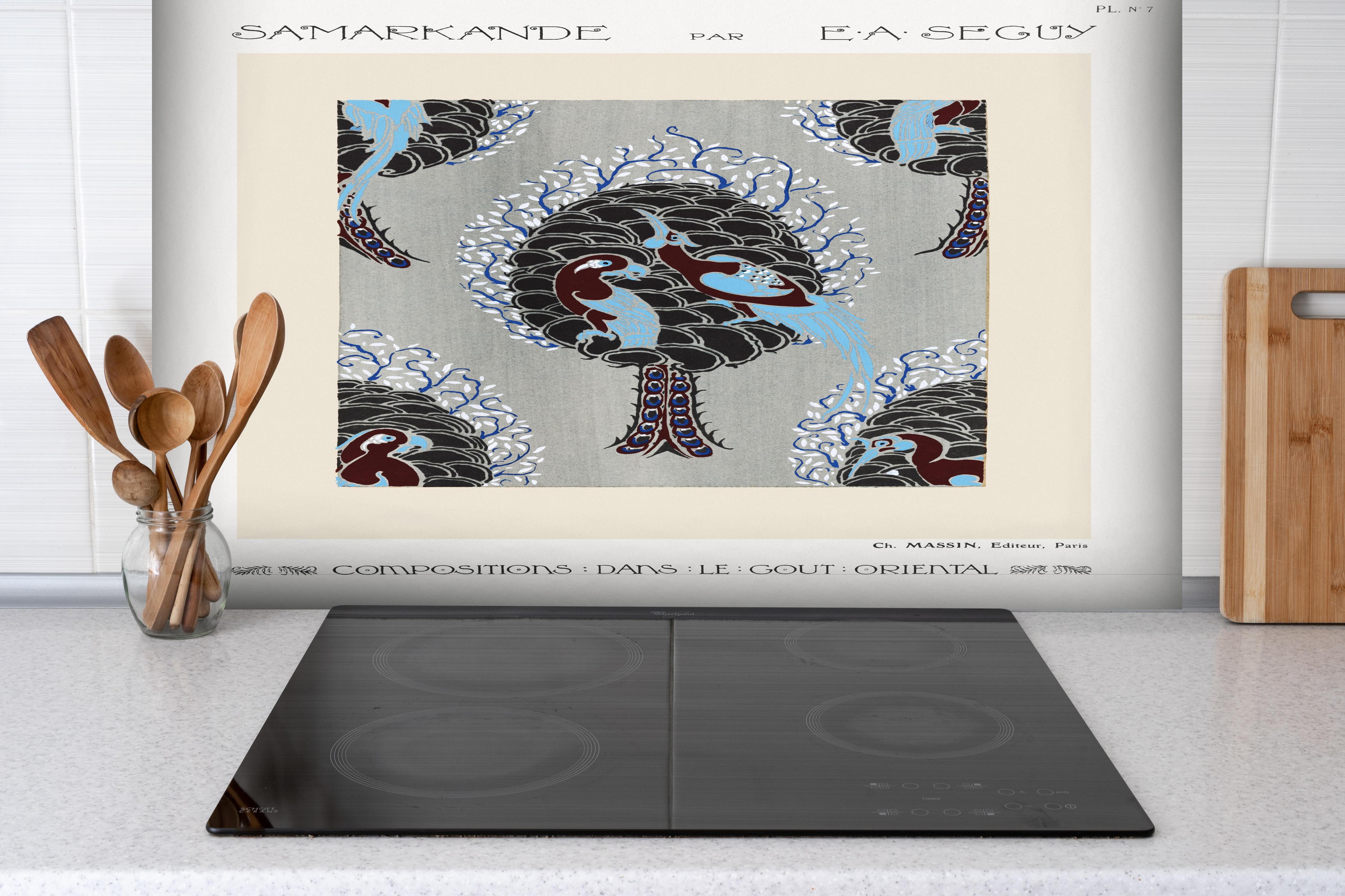 Spritzschutz - Samarkande 7 hinter einem Cerankochfeld zwischen Holz-Kochutensilien