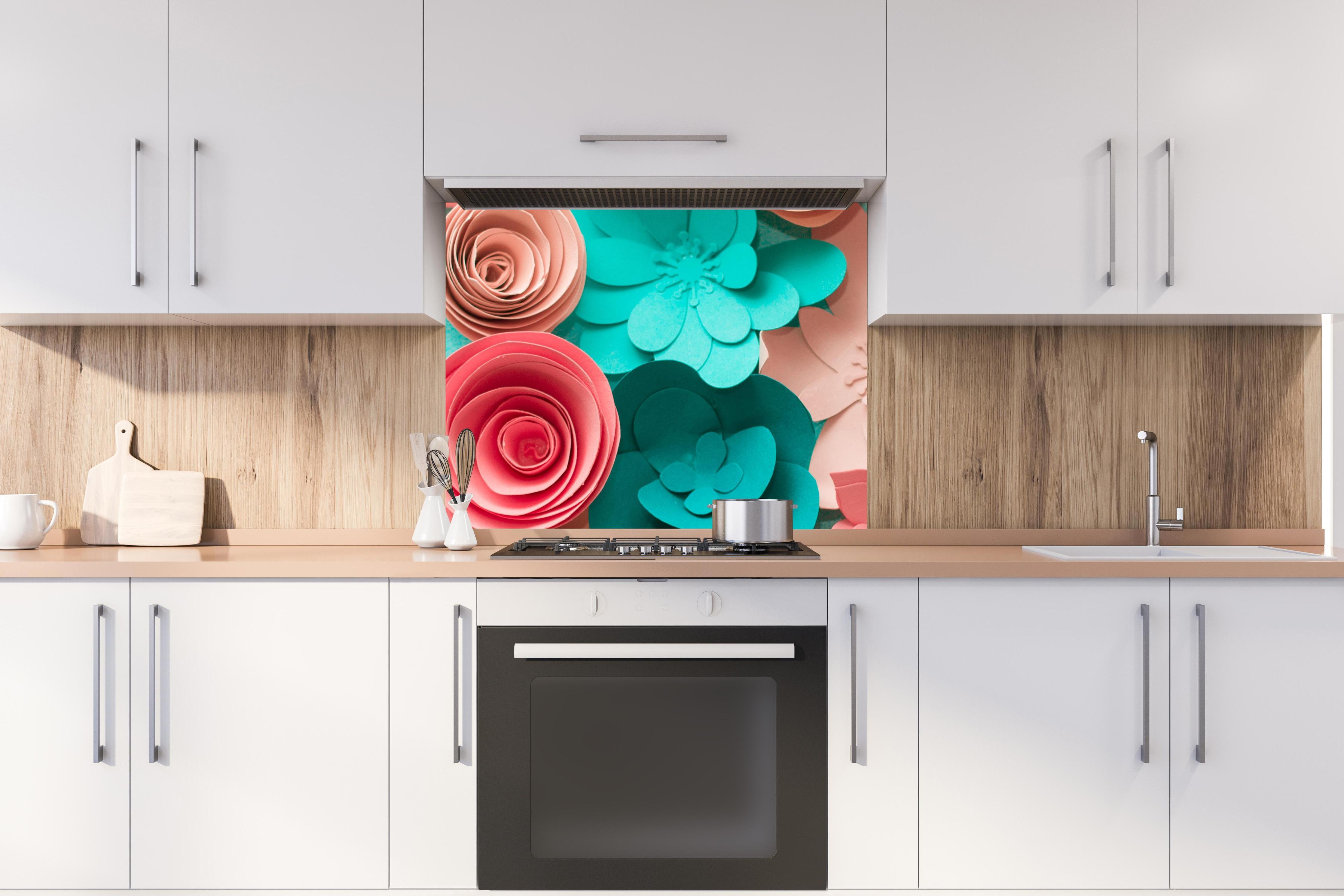 Spritzschutz - bunte Papier Blumen Komposition hinter stilvollem Gasherd unter Dunstabzugshaube