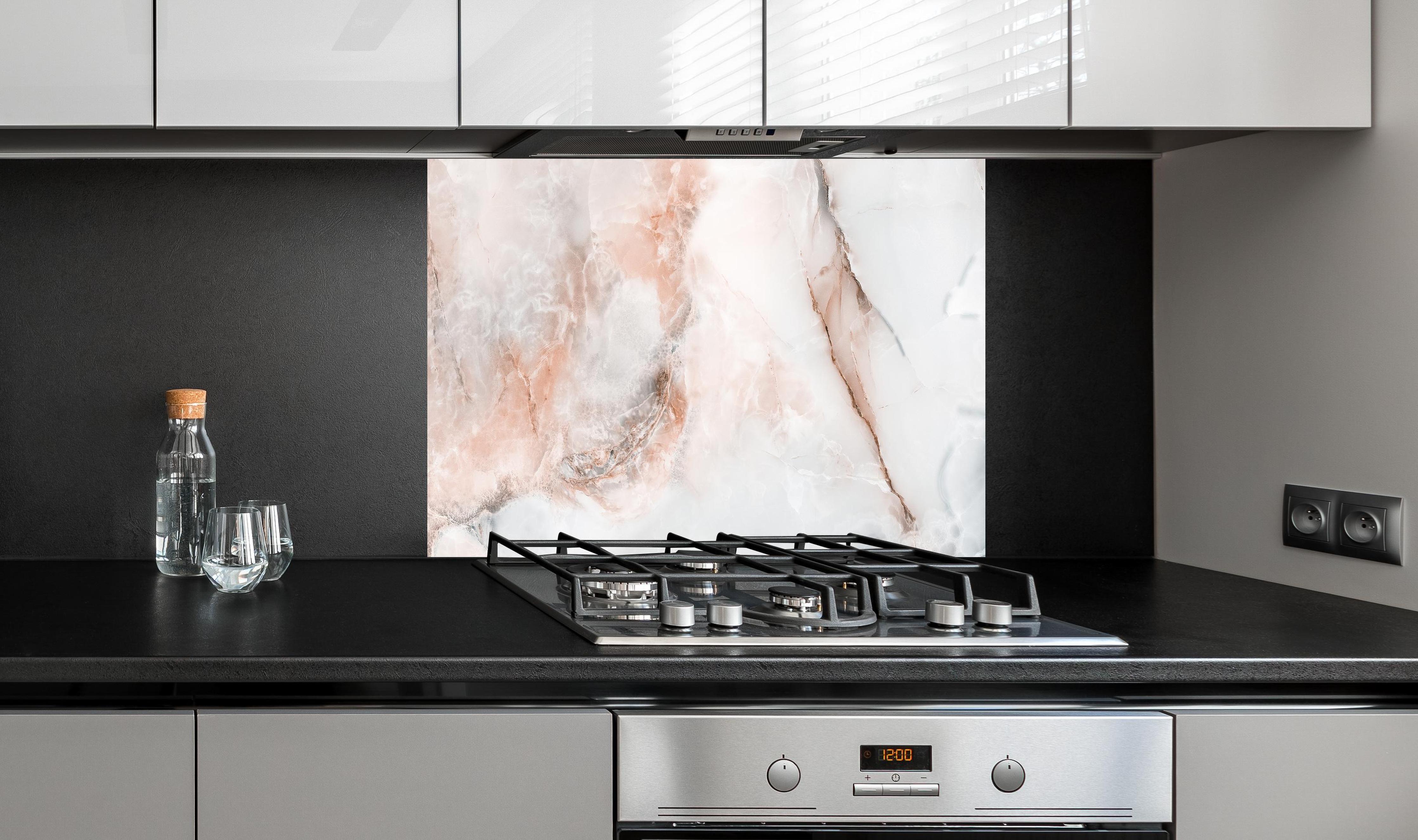 Spritzschutz - Abstrakter Marmor mit Rot-Grauen Naturfarben an edler Anthrazit-Wand hinter silbernem Gasherd