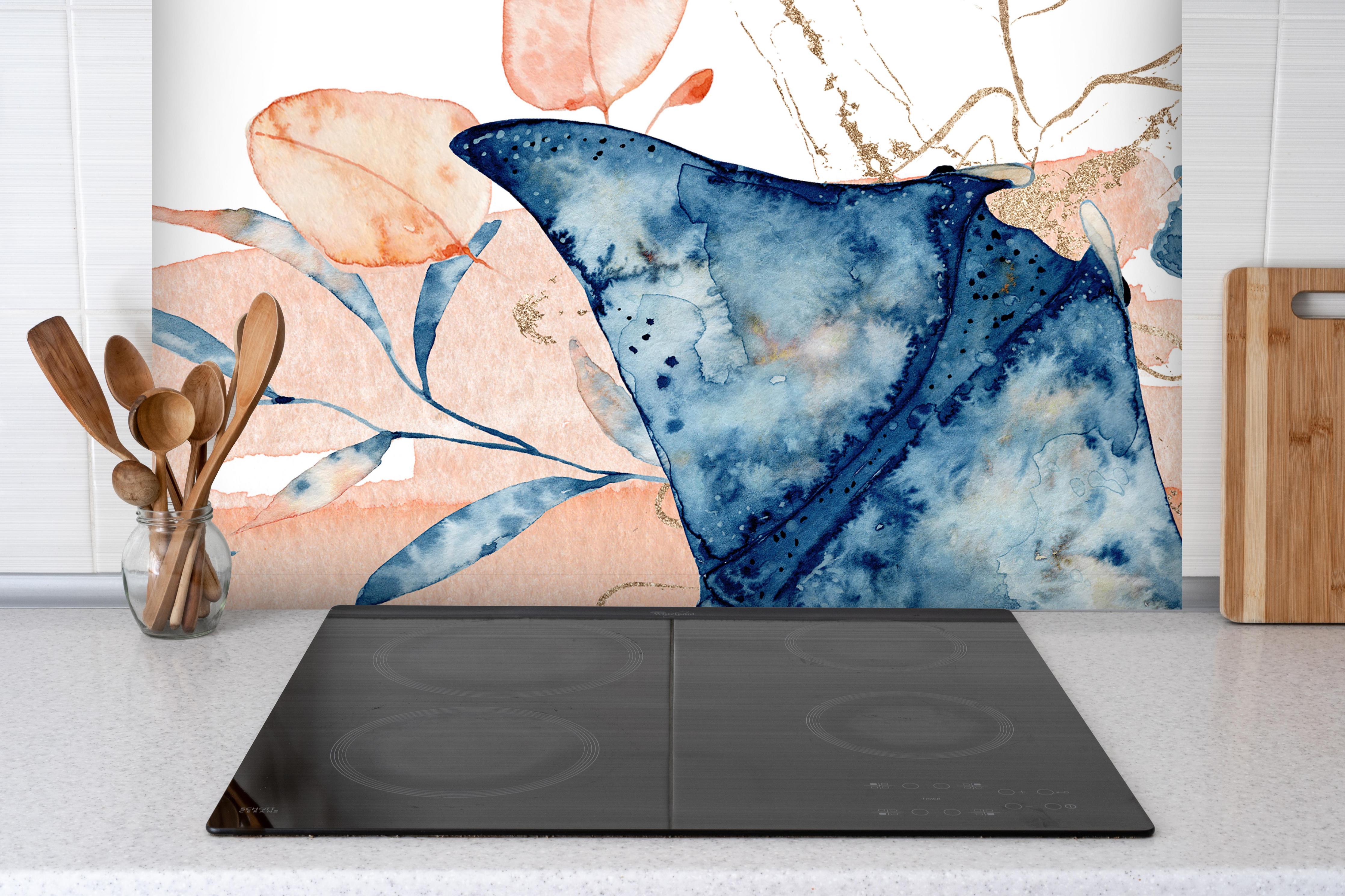 Spritzschutz - Aquarell-Illustration eines Rochenfisches hinter einem Cerankochfeld zwischen Holz-Kochutensilien