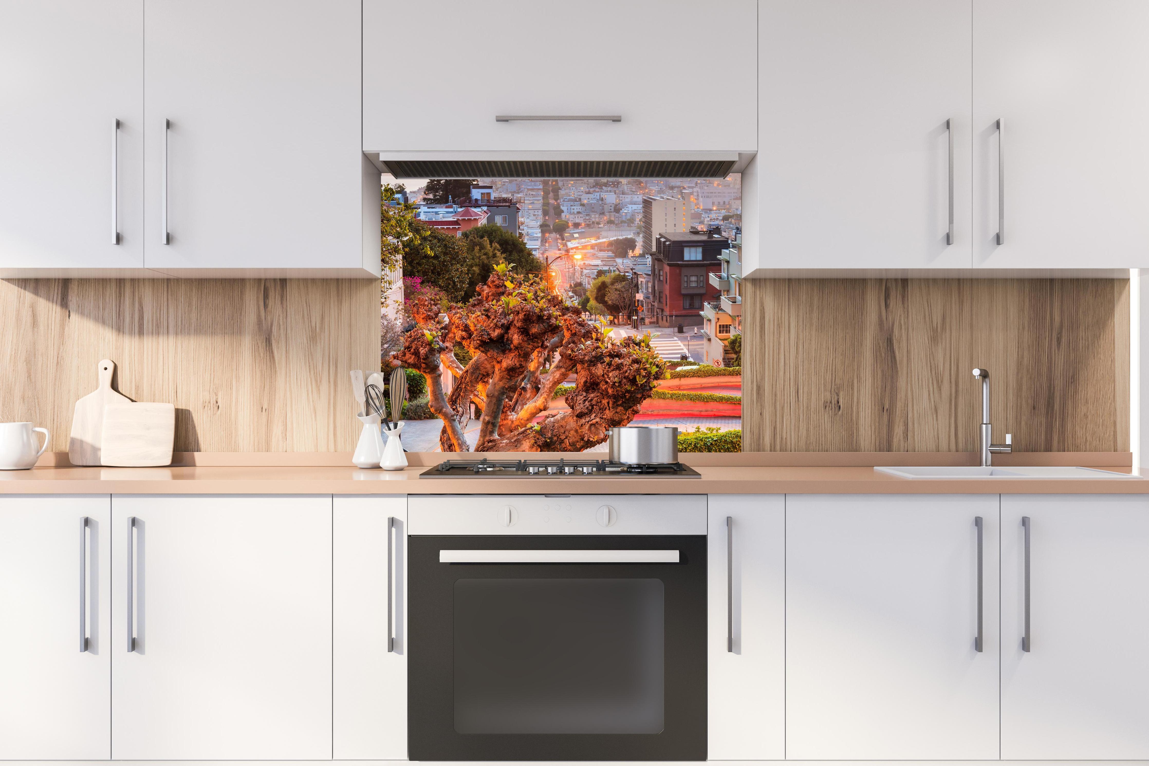 Spritzschutz - Berühmte Lombard Street in San Francisco hinter stilvollem Gasherd unter Dunstabzugshaube