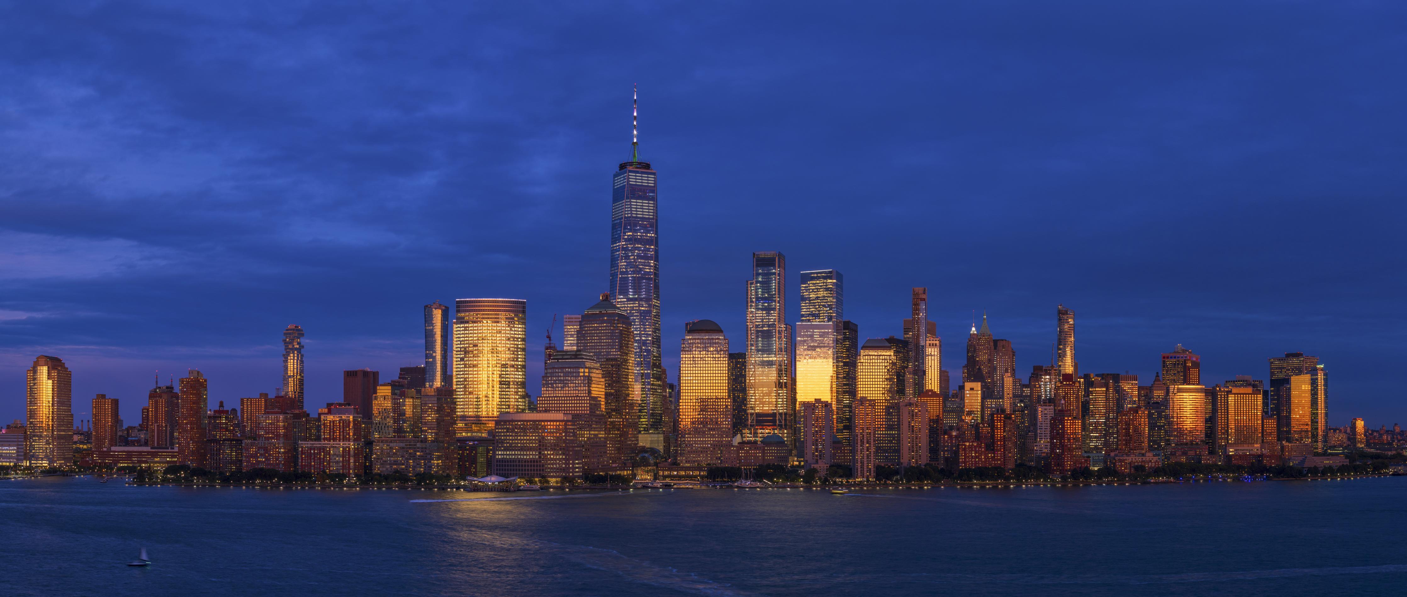 Spritzschutz-Blick auf die Skyline von Manhattan