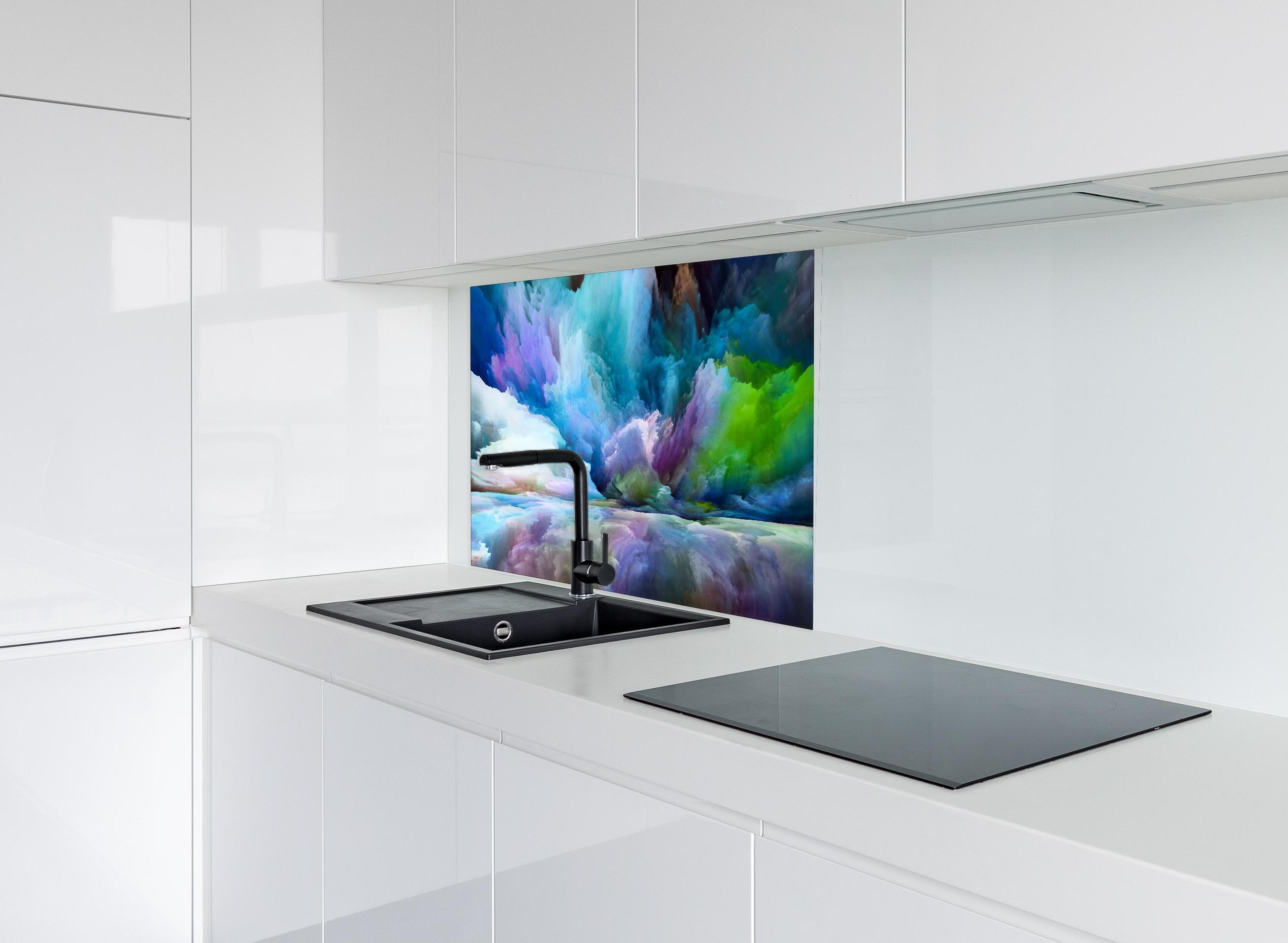 Spritzschutz - Bunter Fantasy Himmel hinter modernem schwarz-matten Spülbecken in weißer Hochglanz-Küche