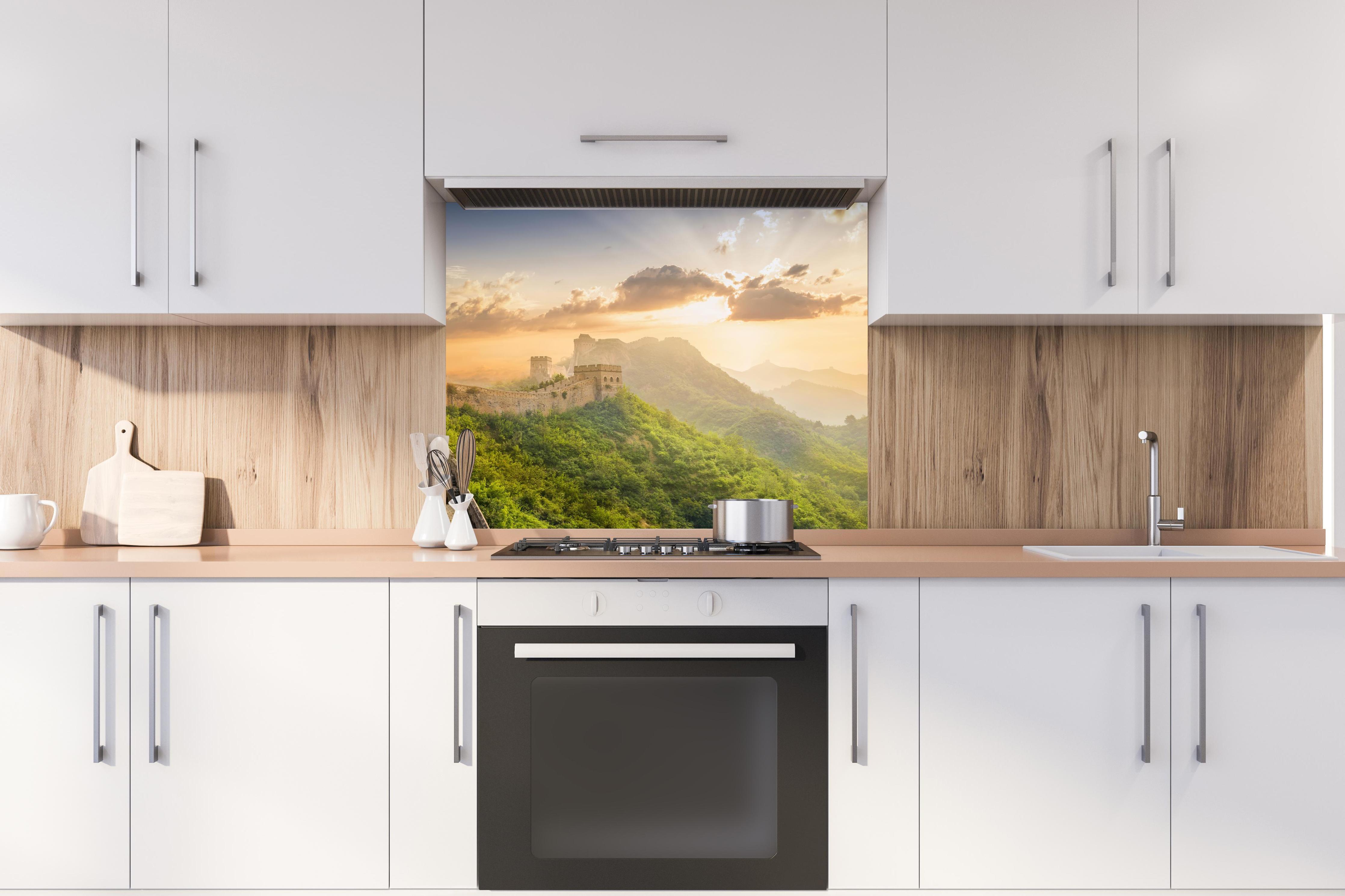 Spritzschutz - Chinesische Mauer bei Sonnenaufgang hinter stilvollem Gasherd unter Dunstabzugshaube