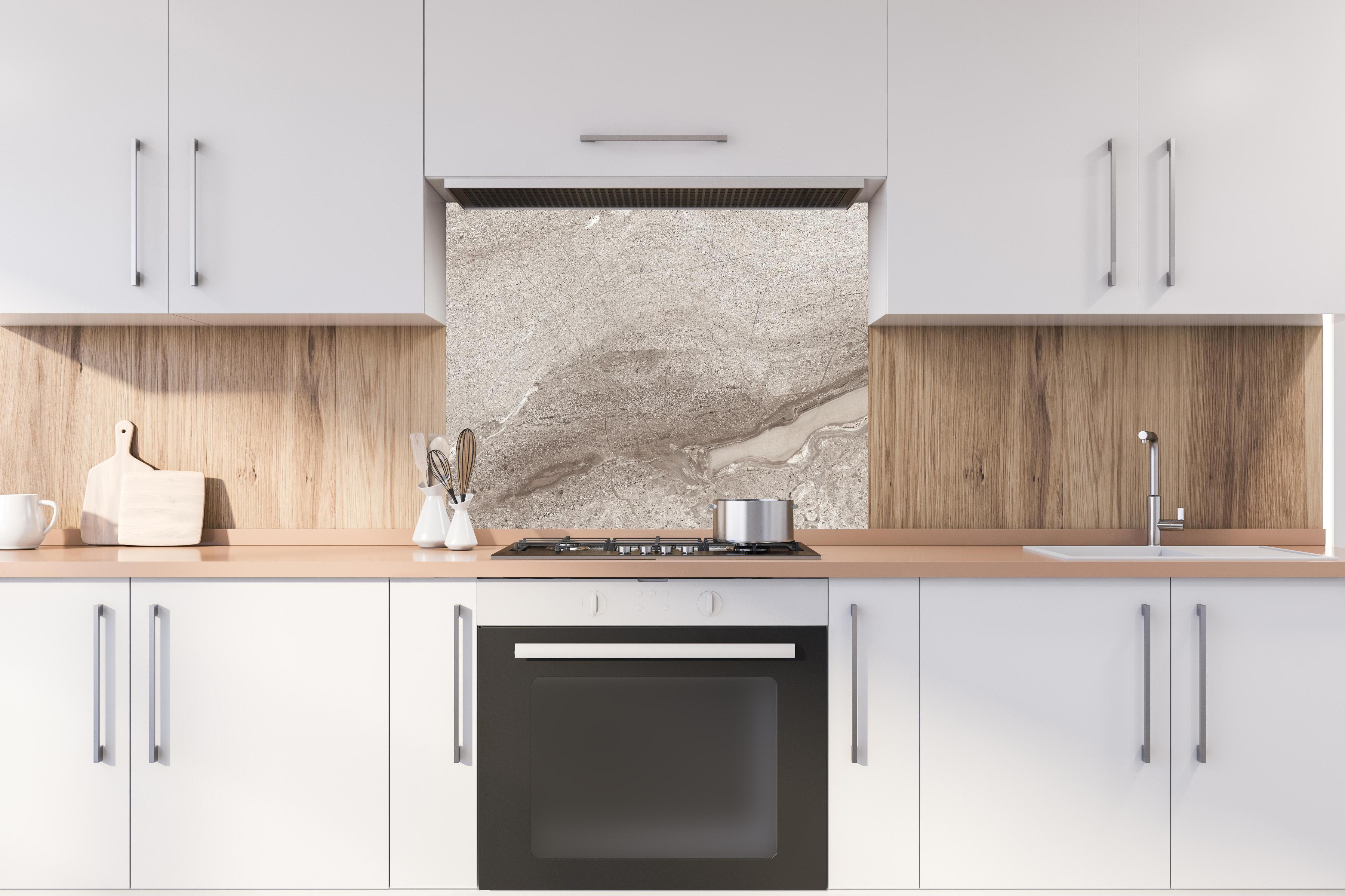 Spritzschutz - Diana royal polierter Marmor hinter stilvollem Gasherd unter Dunstabzugshaube