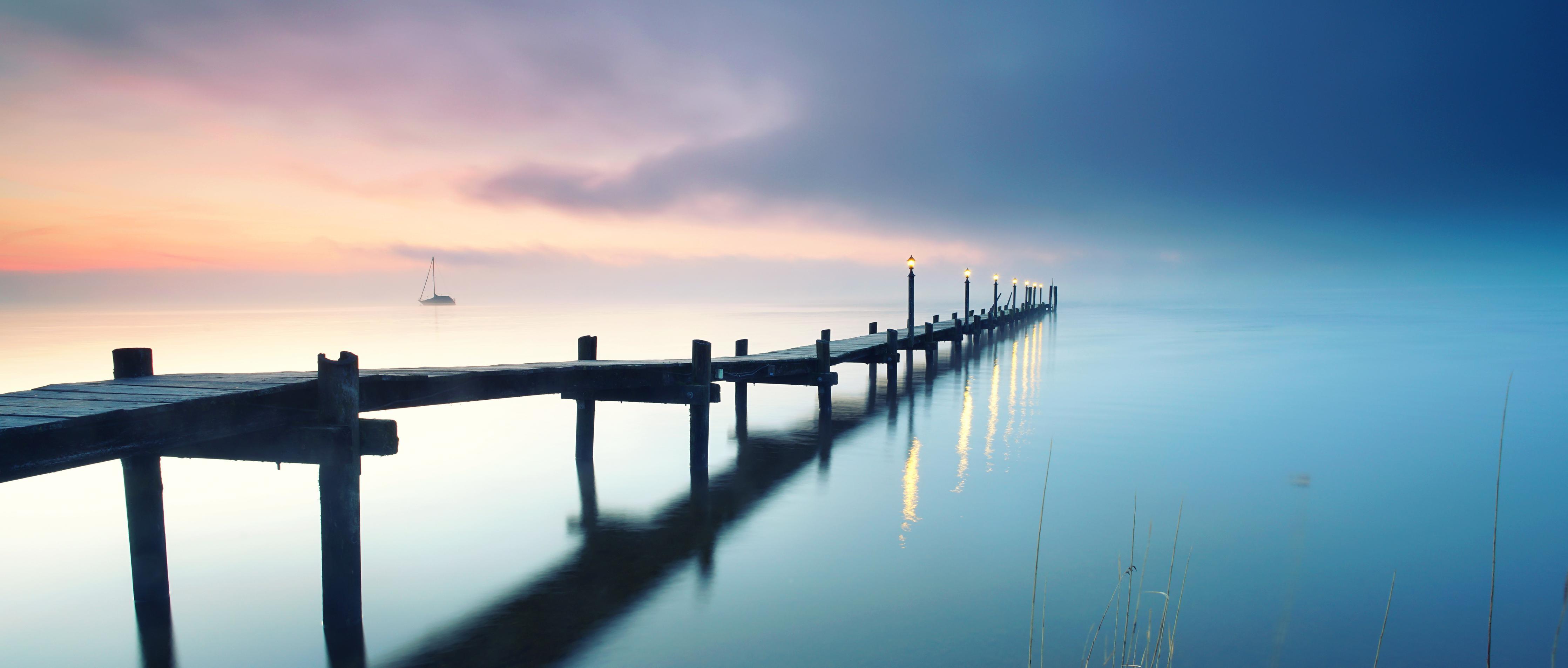 Spritzschutz-Friedlicher Meer Steg am Morgen