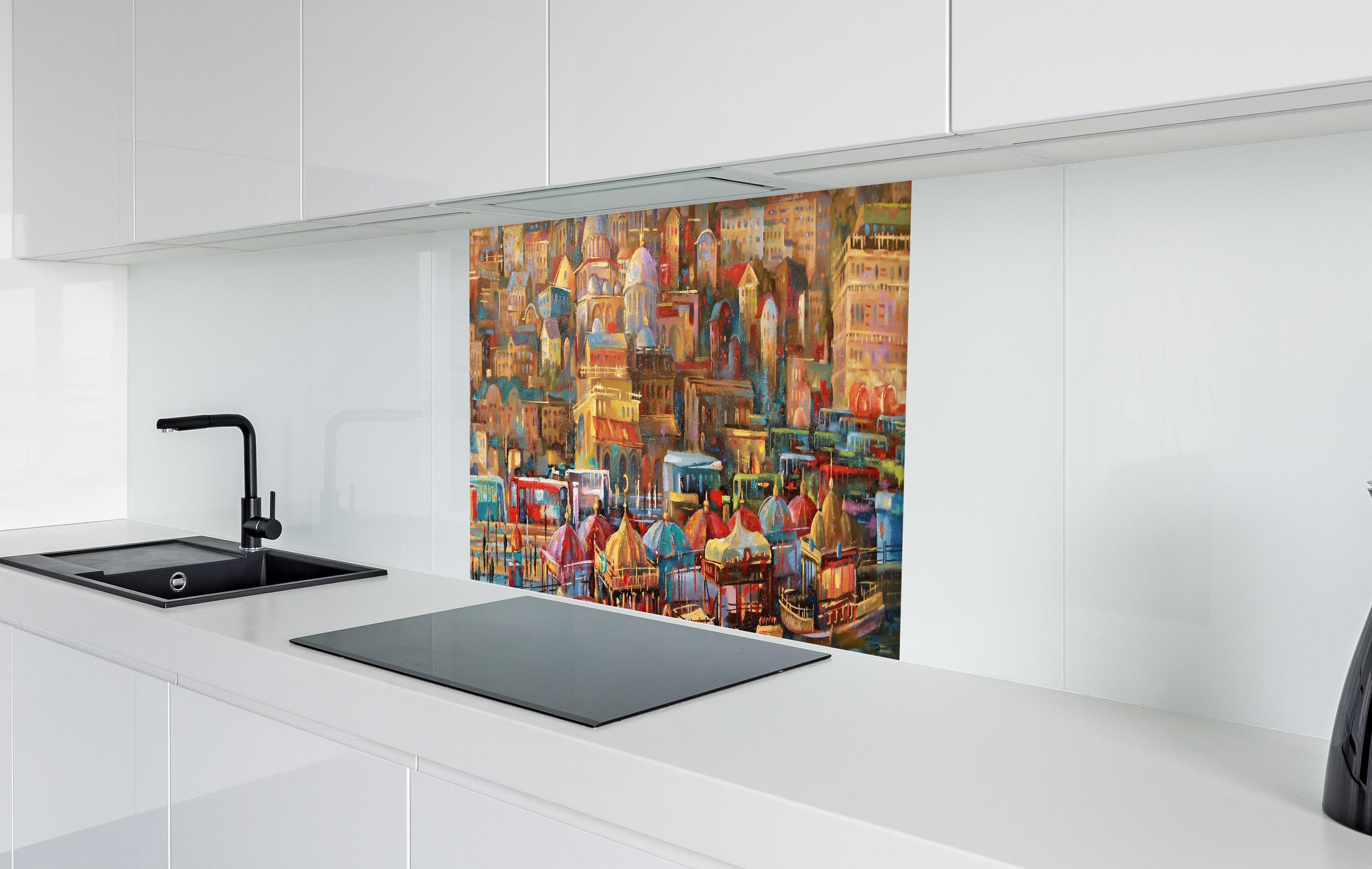 Spritzschutz - Gemälde der Bucht des Goldenen Horns in weißer Hochglanz-Küche hinter einem Cerankochfeld