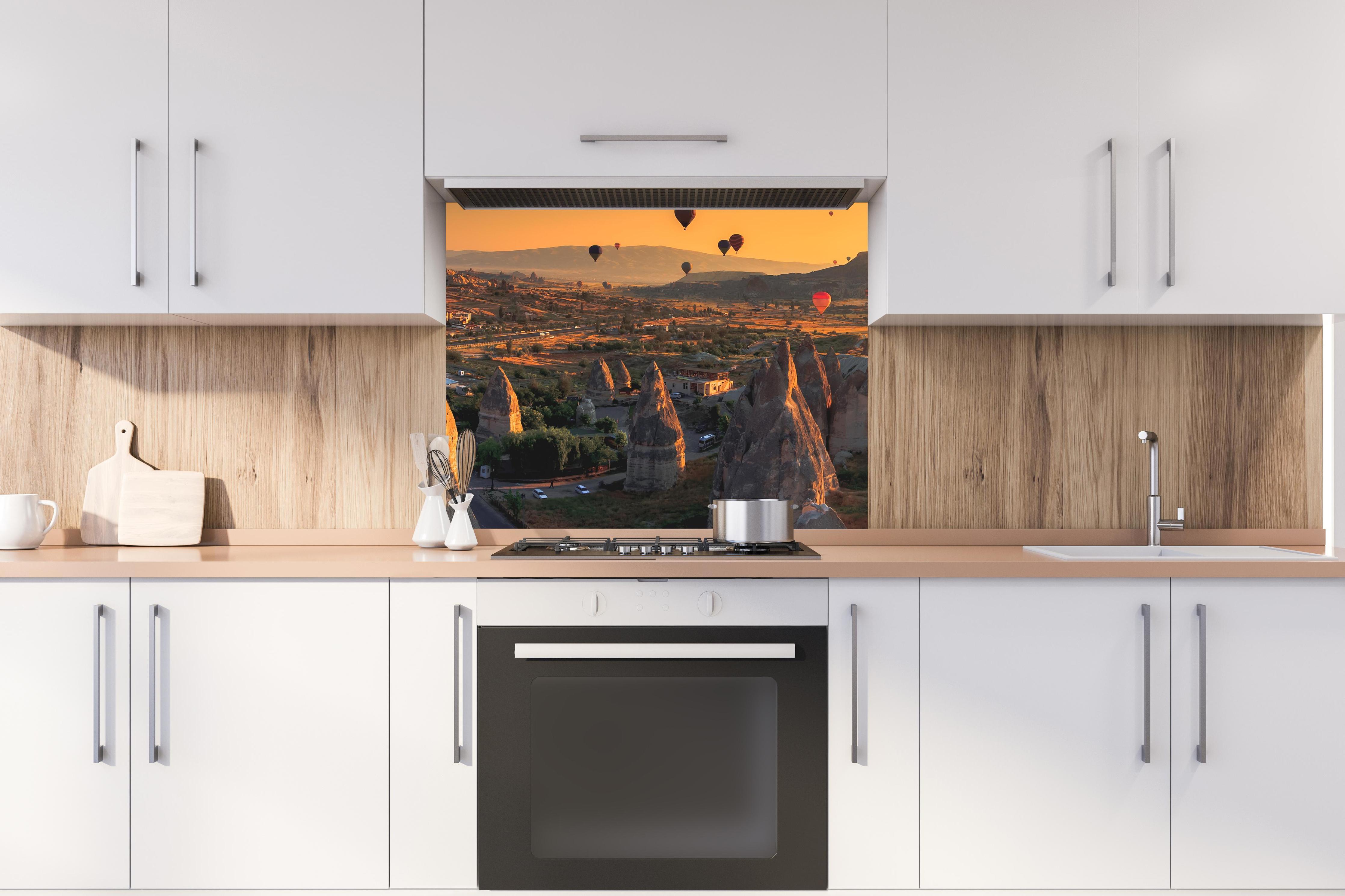 Spritzschutz - Kappadokien Tal bei Sonnenaufgang hinter stilvollem Gasherd unter Dunstabzugshaube