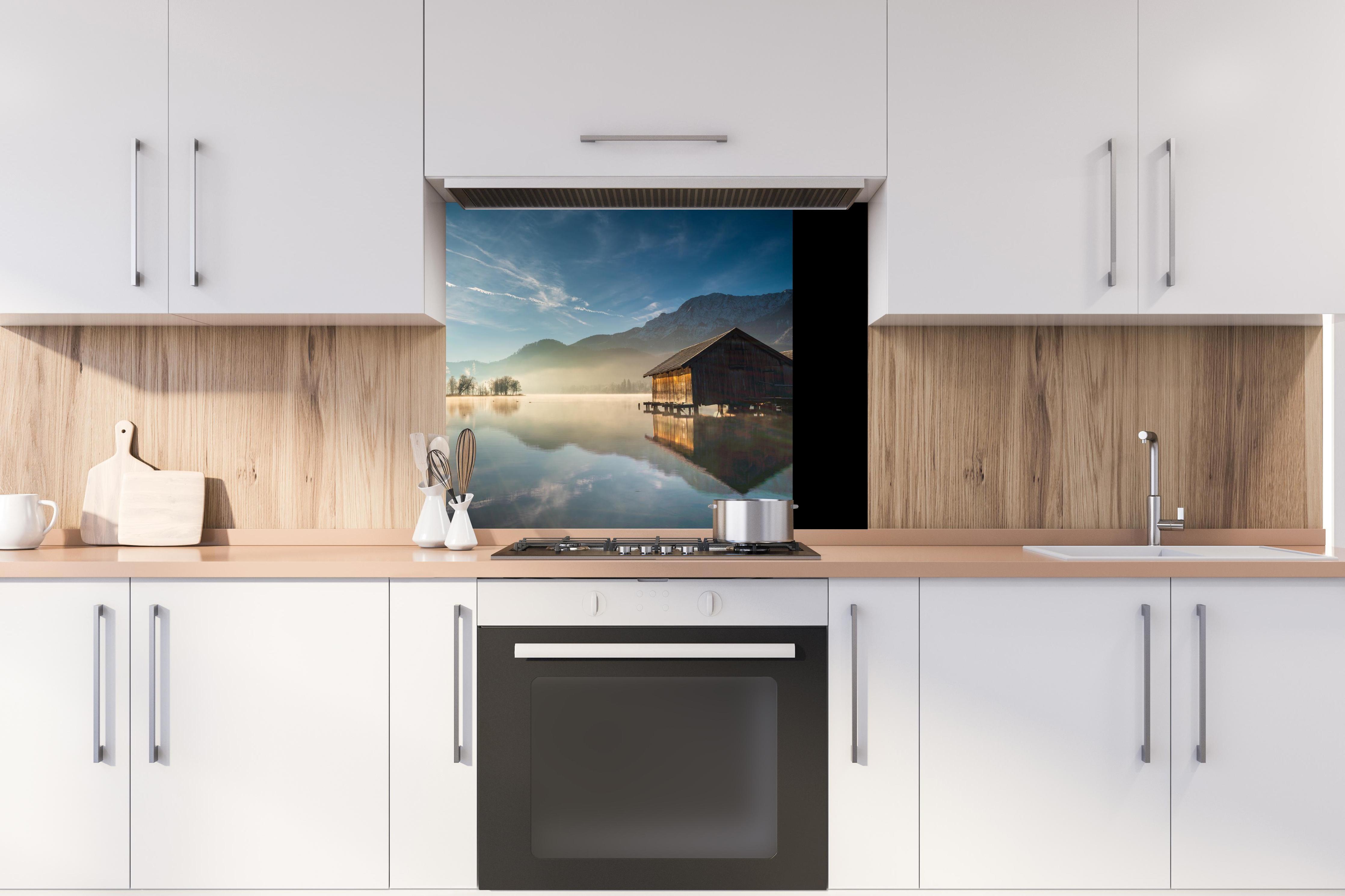 Spritzschutz - Morgensonnenblick über Bayerischen Kochelsee hinter stilvollem Gasherd unter Dunstabzugshaube