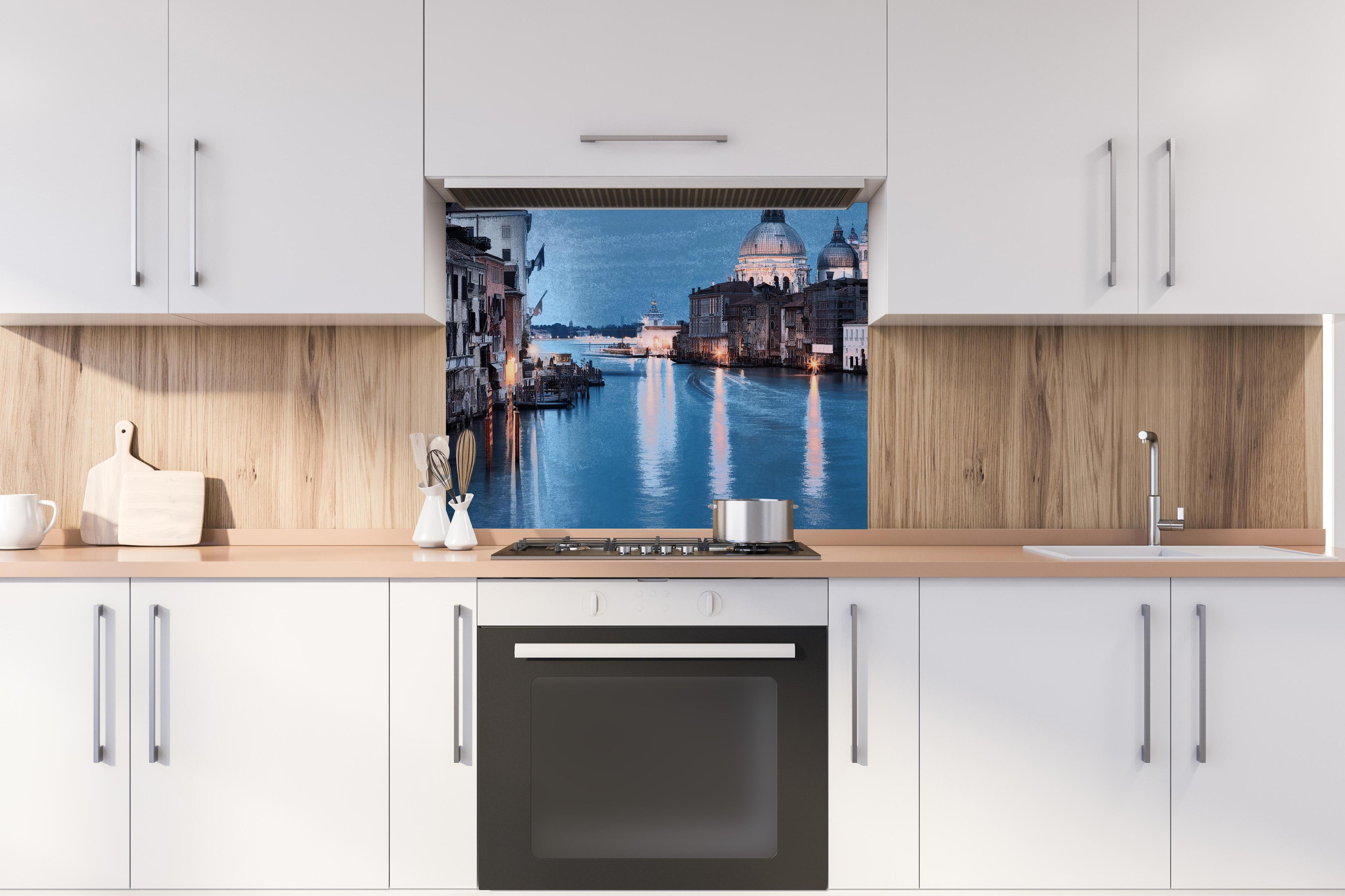 Spritzschutz - Ölgemäldes des Grand Canal bei Nacht hinter stilvollem Gasherd unter Dunstabzugshaube