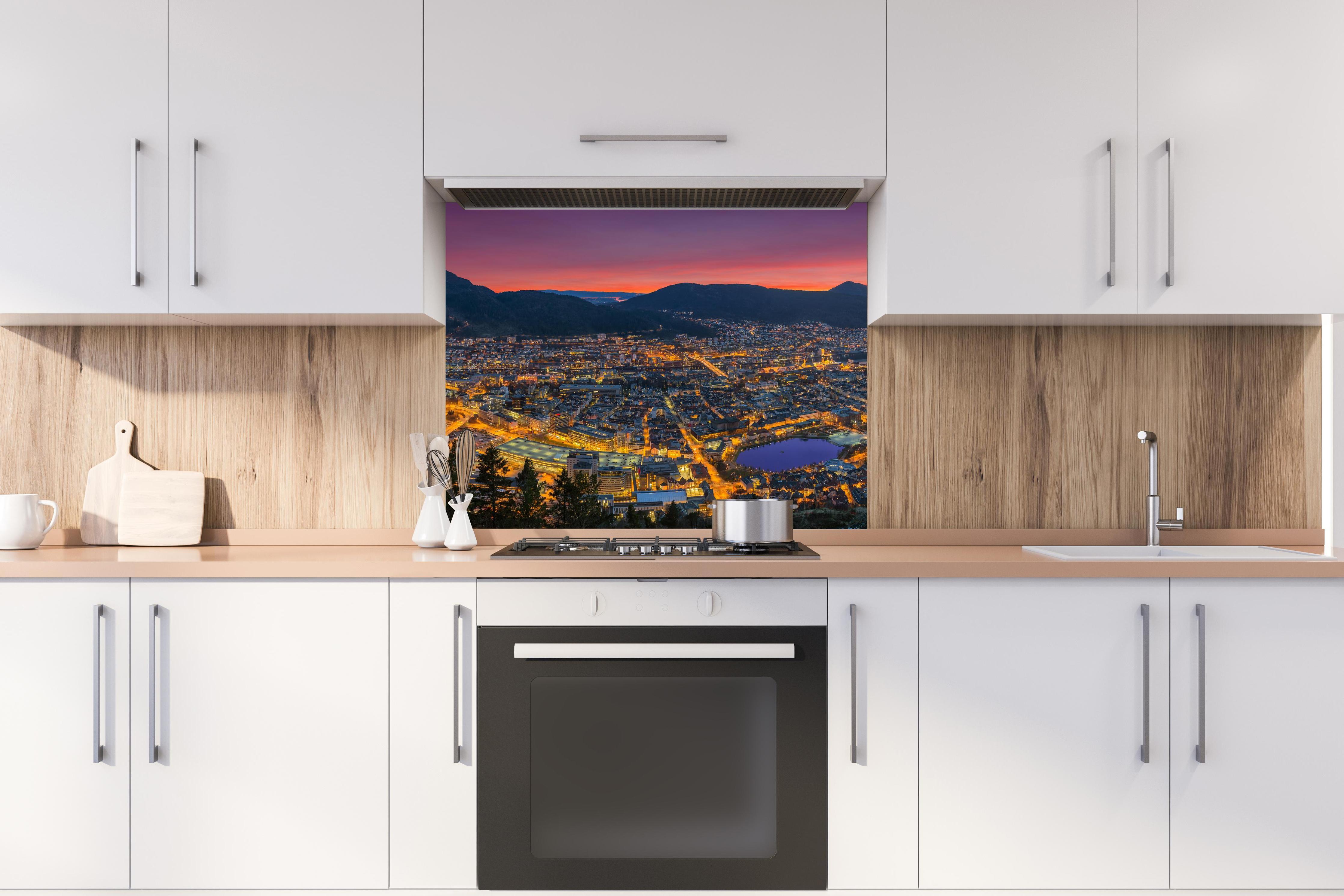 Spritzschutz - Panorama Floyen - Norwegen hinter stilvollem Gasherd unter Dunstabzugshaube