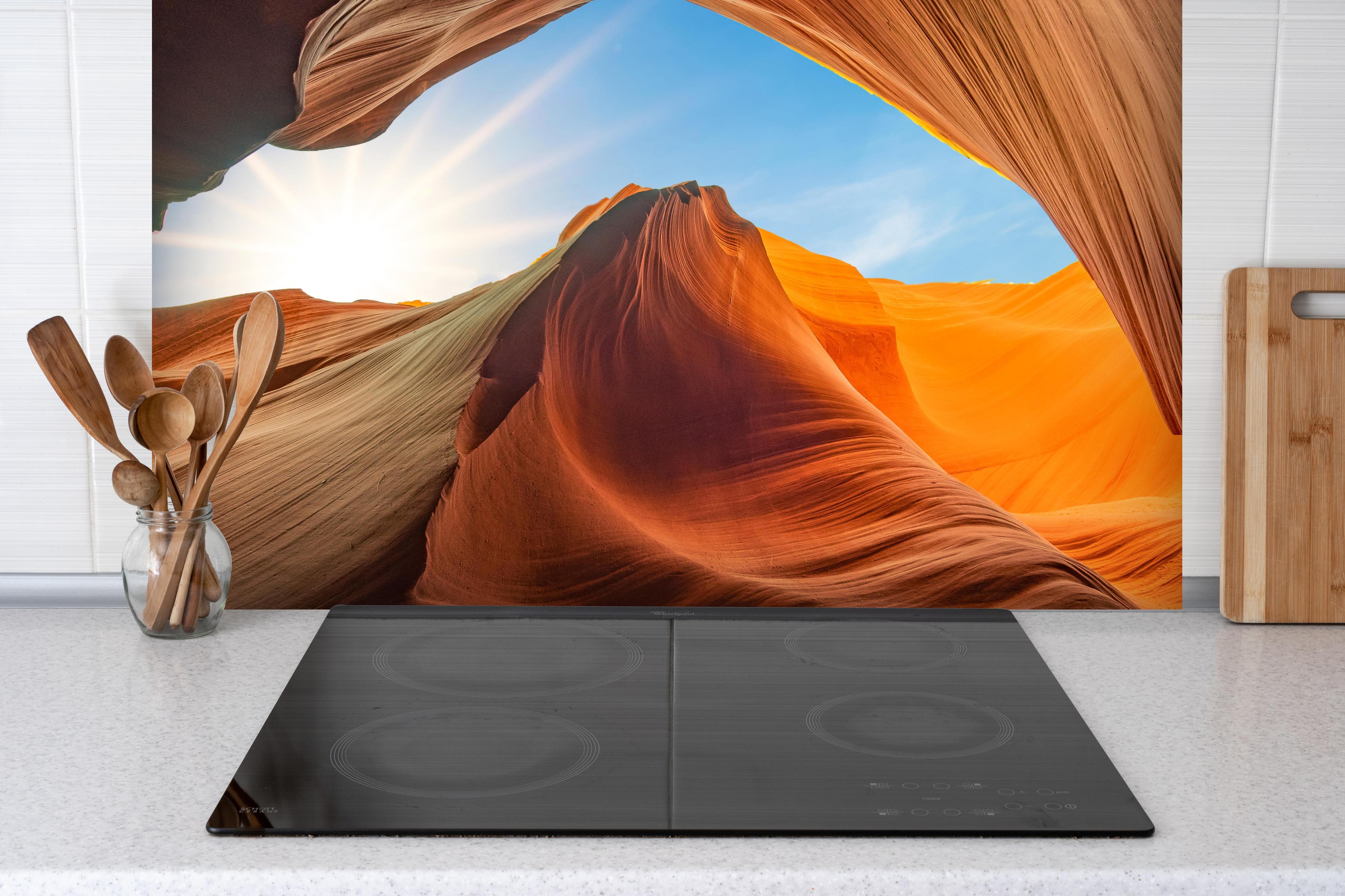 Spritzschutz - Spektakuläre Schlucht in Arizona hinter einem Cerankochfeld zwischen Holz-Kochutensilien