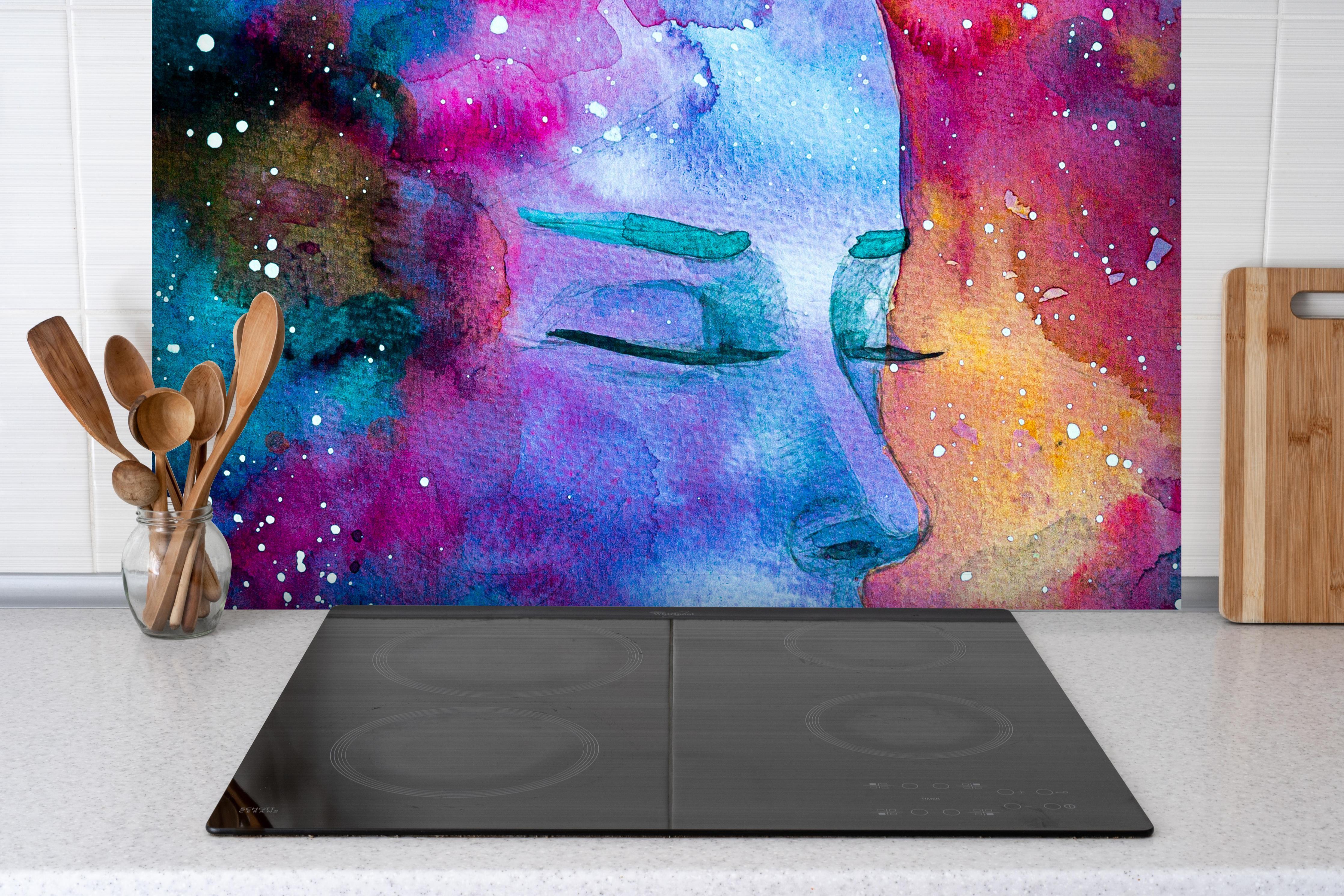 Spritzschutz - Spirituelle Frau Weltraumnebel hinter einem Cerankochfeld zwischen Holz-Kochutensilien
