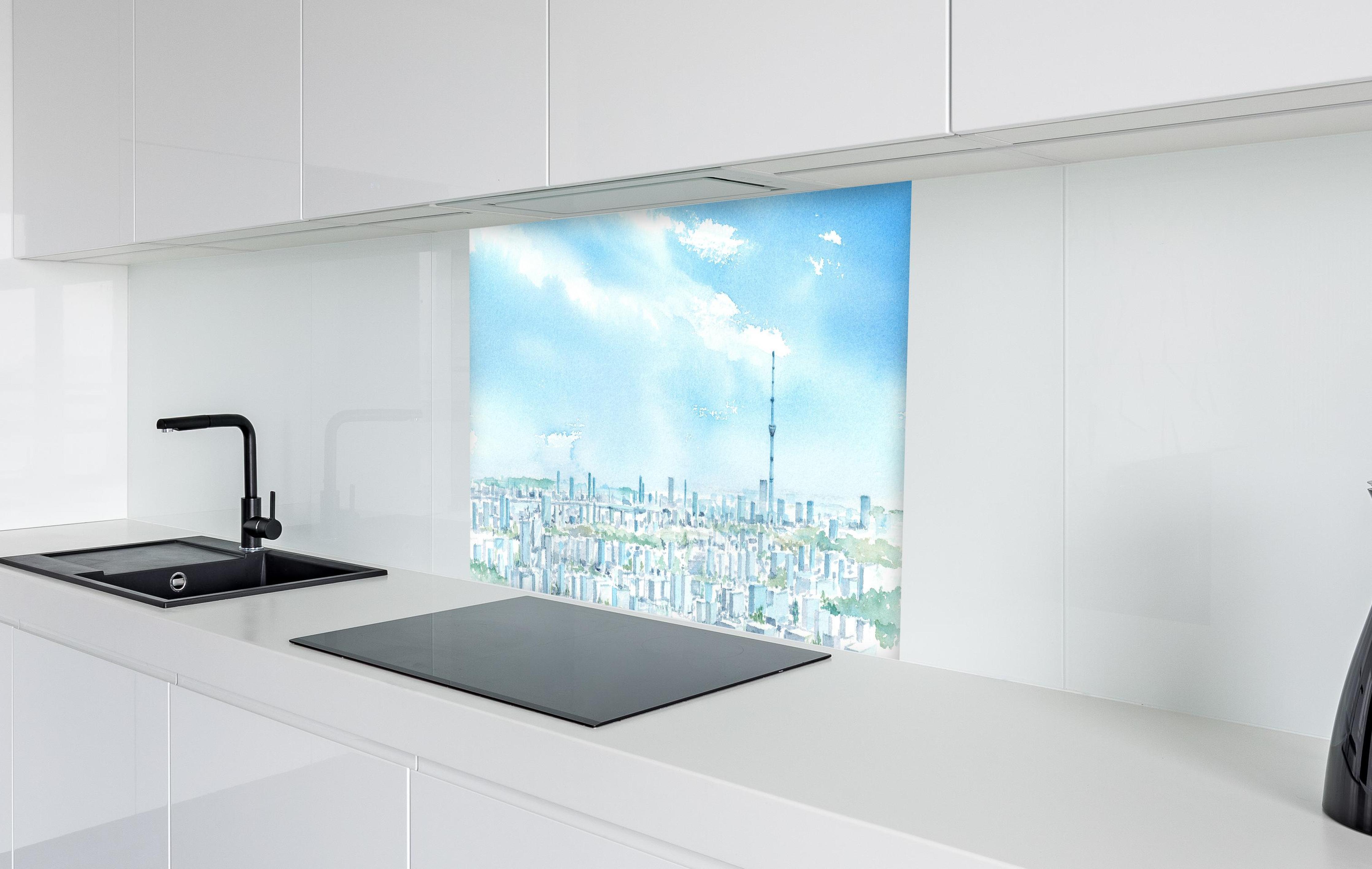 Spritzschutz - Tokyo Sky Tree Aquarellmalerei in weißer Hochglanz-Küche hinter einem Cerankochfeld
