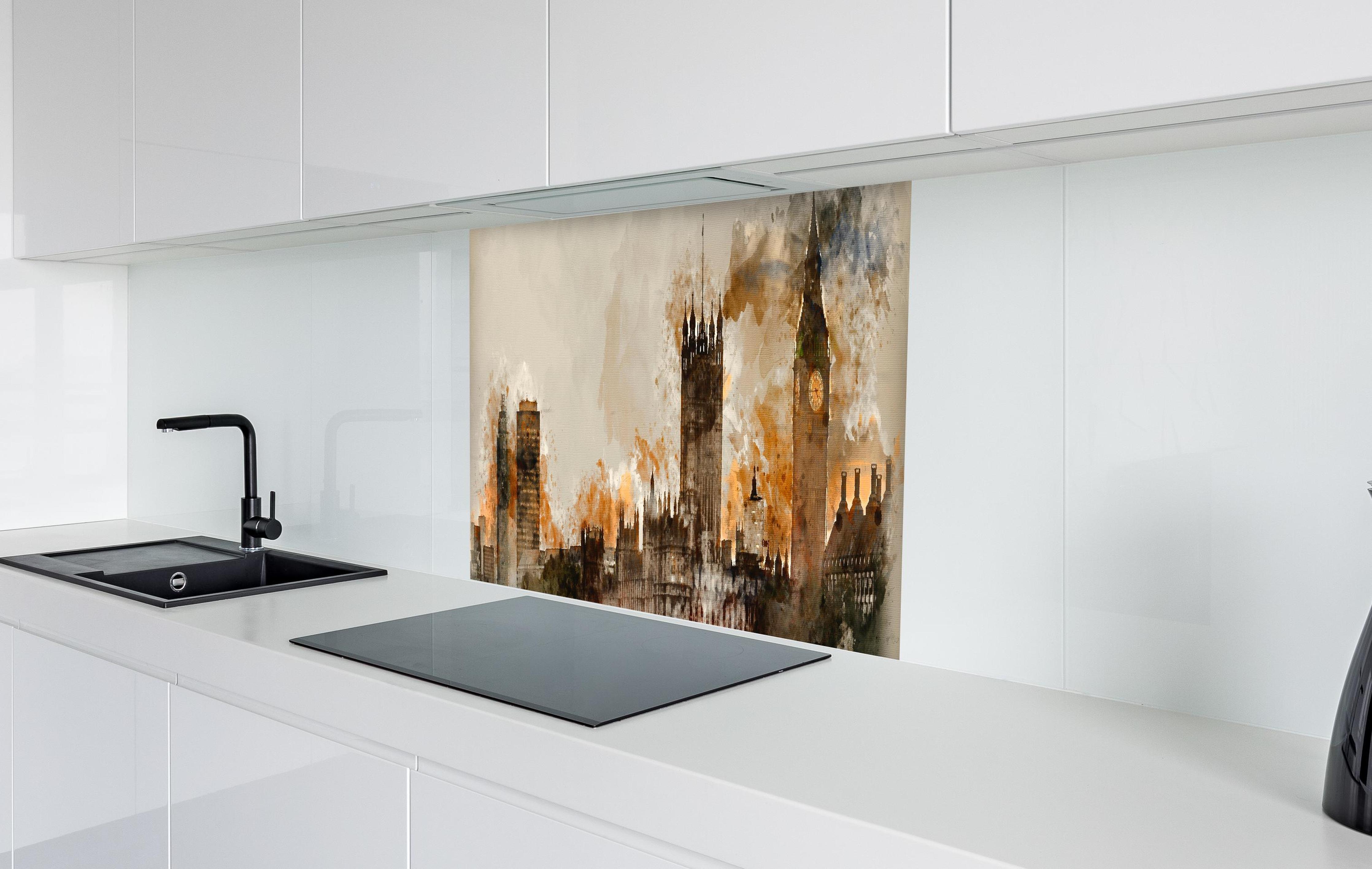 Spritzschutz - Vintage Aquarell von London in weißer Hochglanz-Küche hinter einem Cerankochfeld