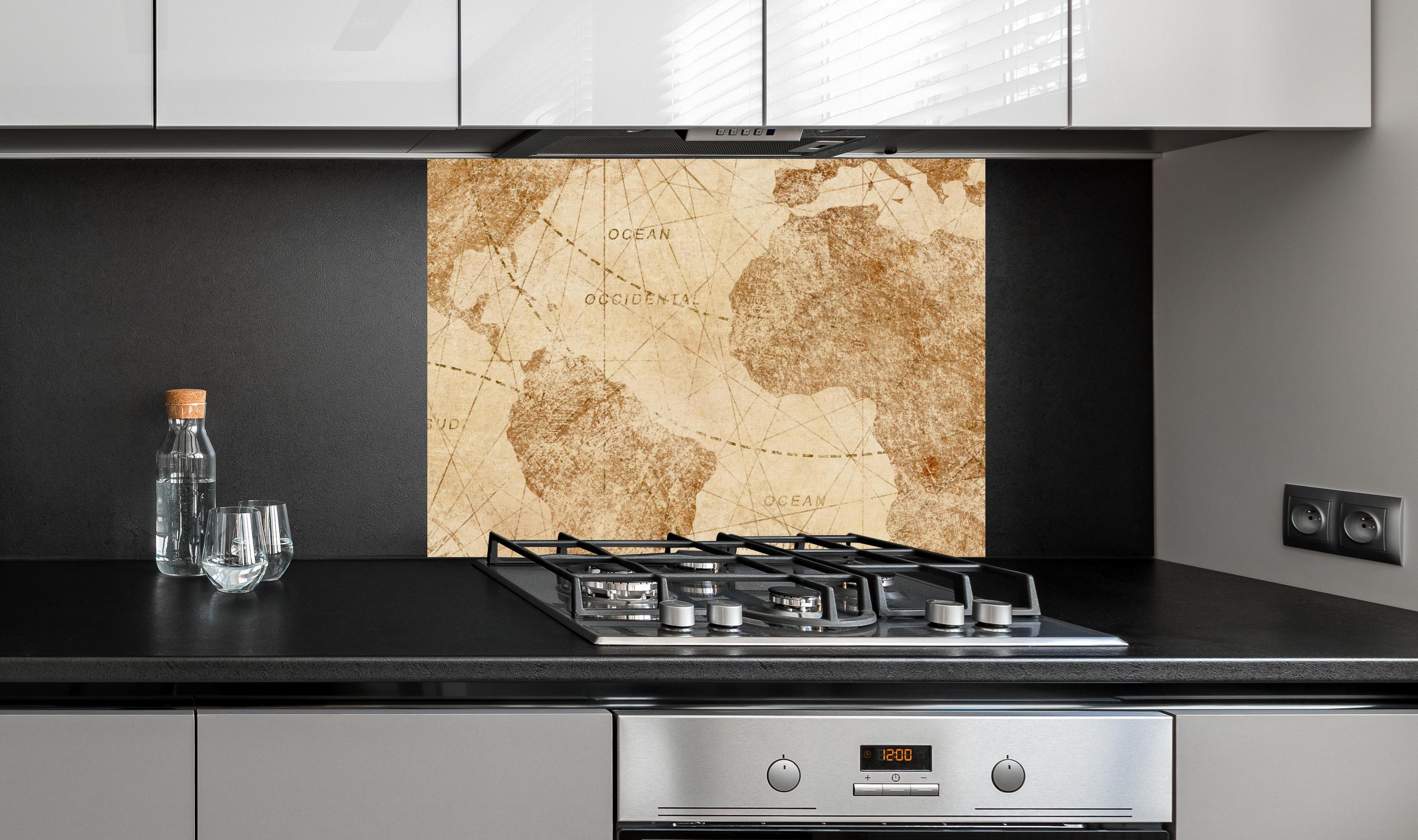 Spritzschutz - Vintage Weltkarte an edler Anthrazit-Wand hinter silbernem Gasherd