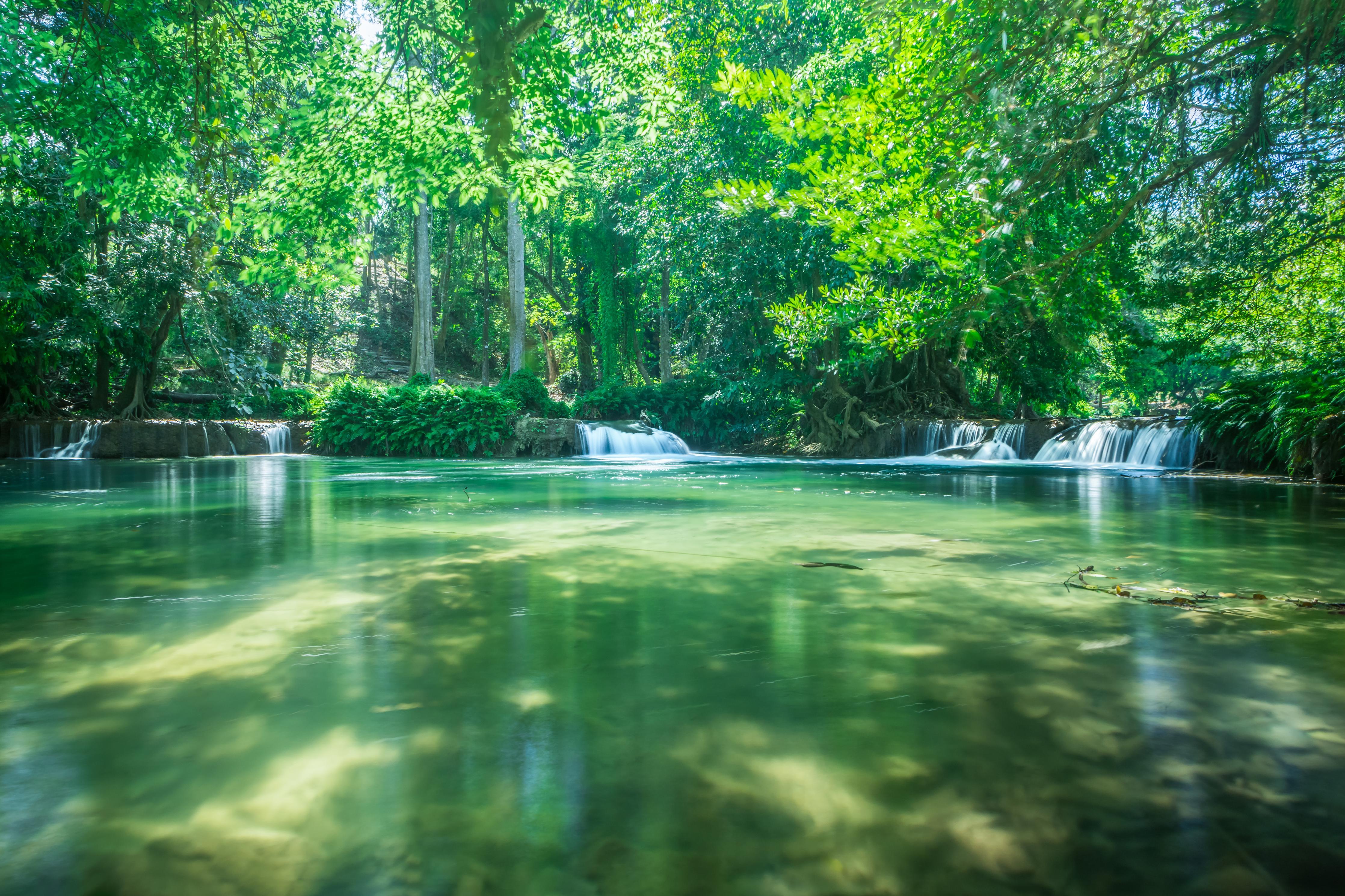 Spritzschutz-Wasserfall in Chet Sao No