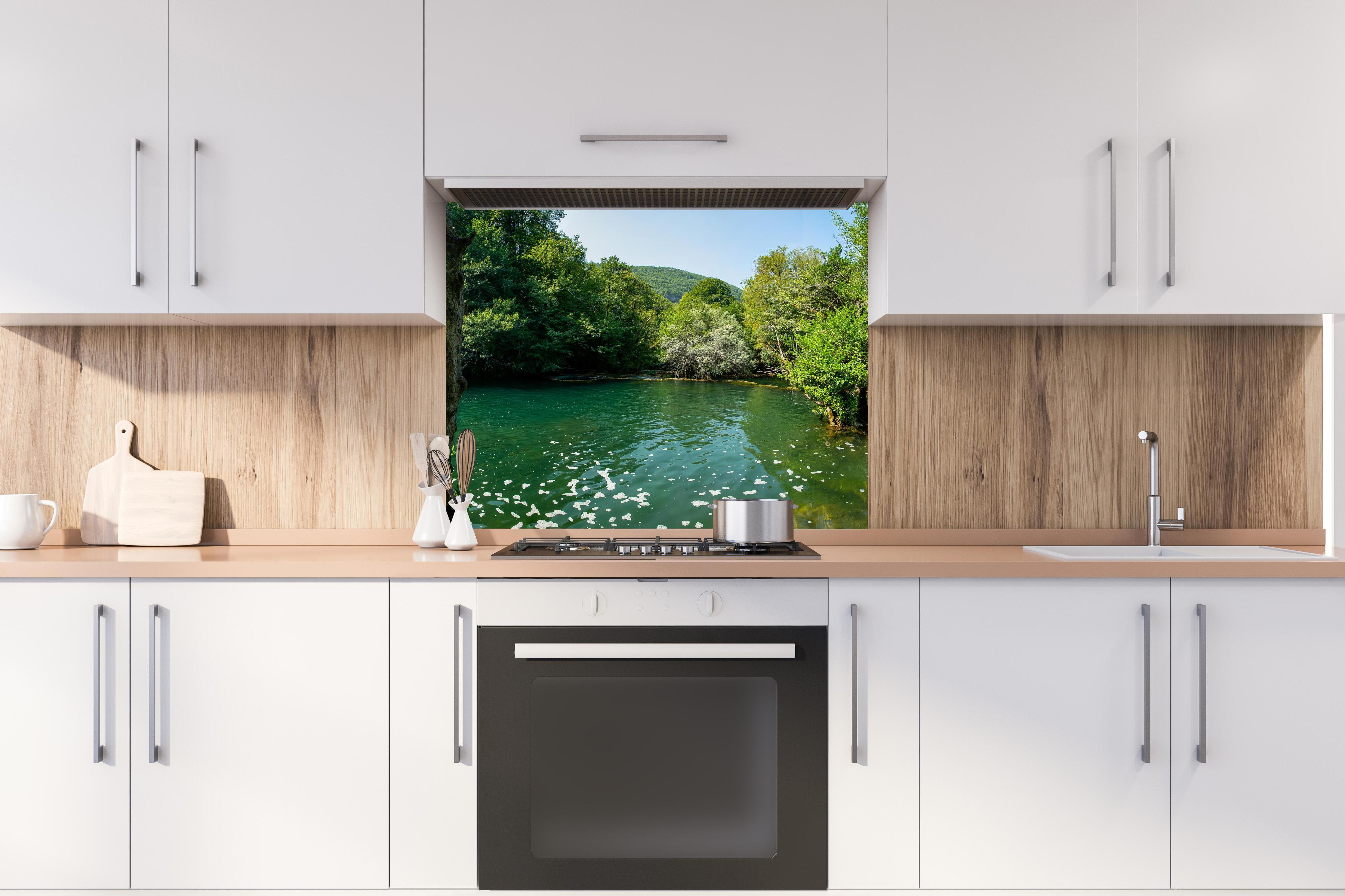 Spritzschutz - Wasserfall von Martin Brod - Bosnien hinter stilvollem Gasherd unter Dunstabzugshaube