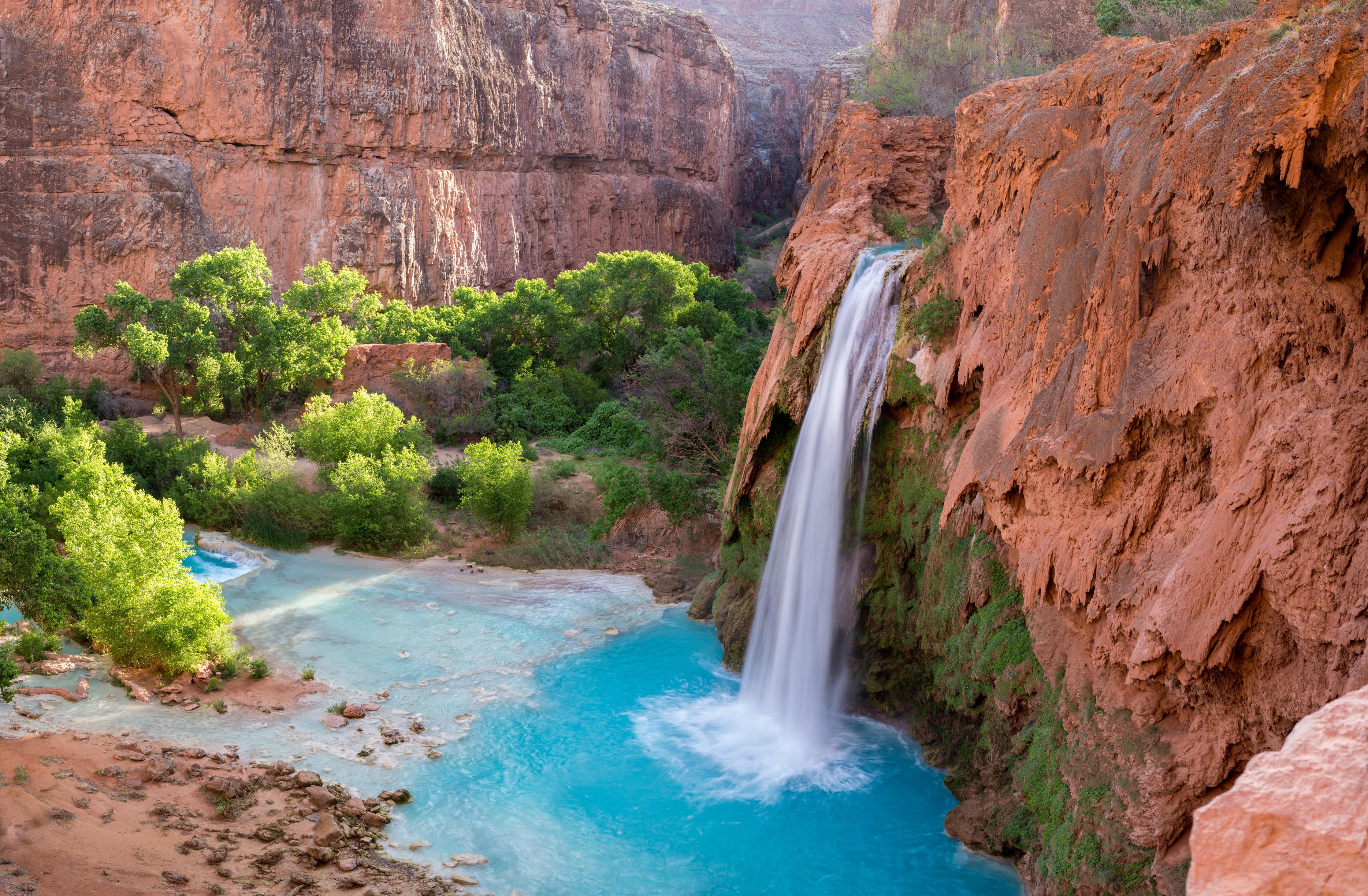 Spritzschutz-paradiesischer Anblick der Havasu Falls