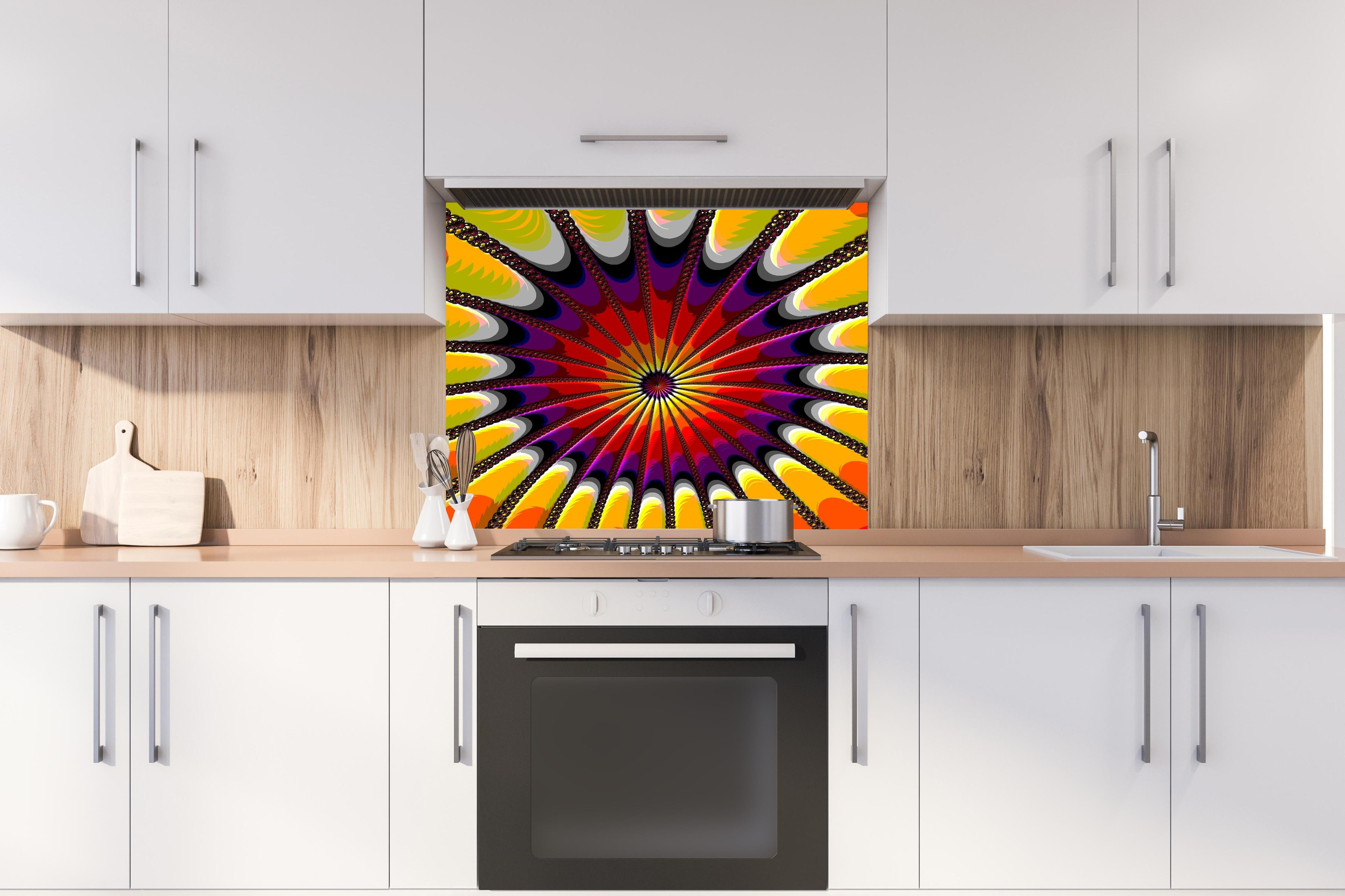 Spritzschutz - Surreales 3D Fraktal Design Kunstwerk hinter einem Cerankochfeld zwischen Holz-Kochutensilien