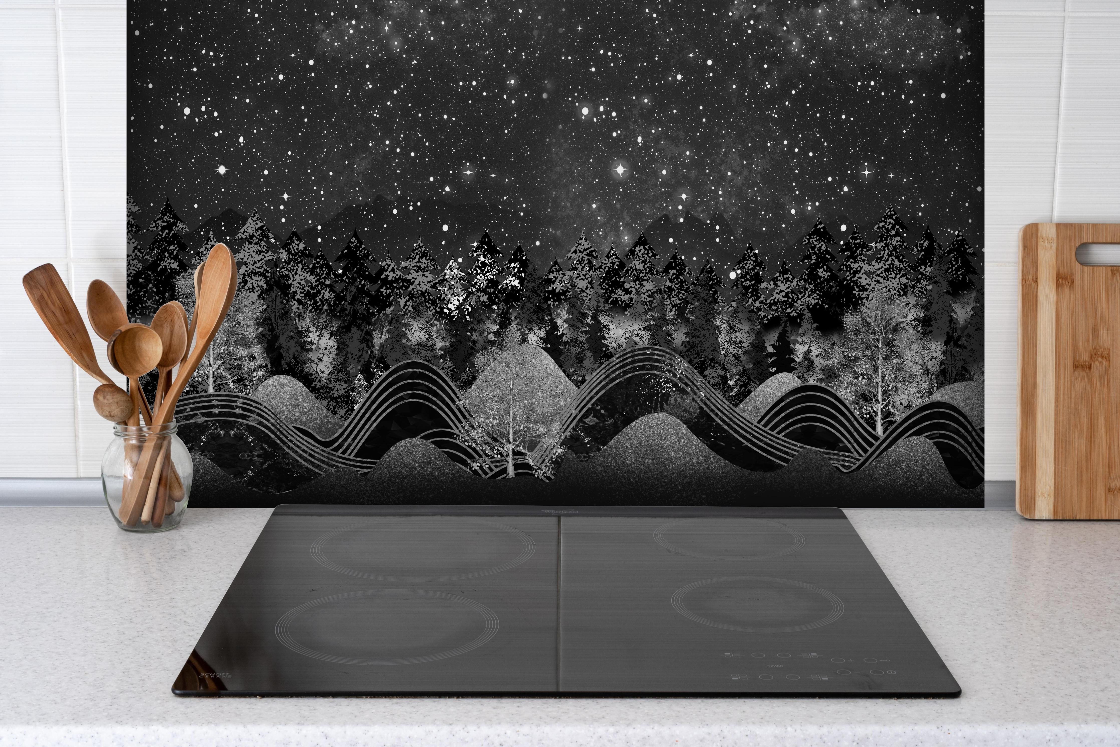 Spritzschutz - Tapete einer Landschaft - 3D hinter einem Cerankochfeld zwischen Holz-Kochutensilien