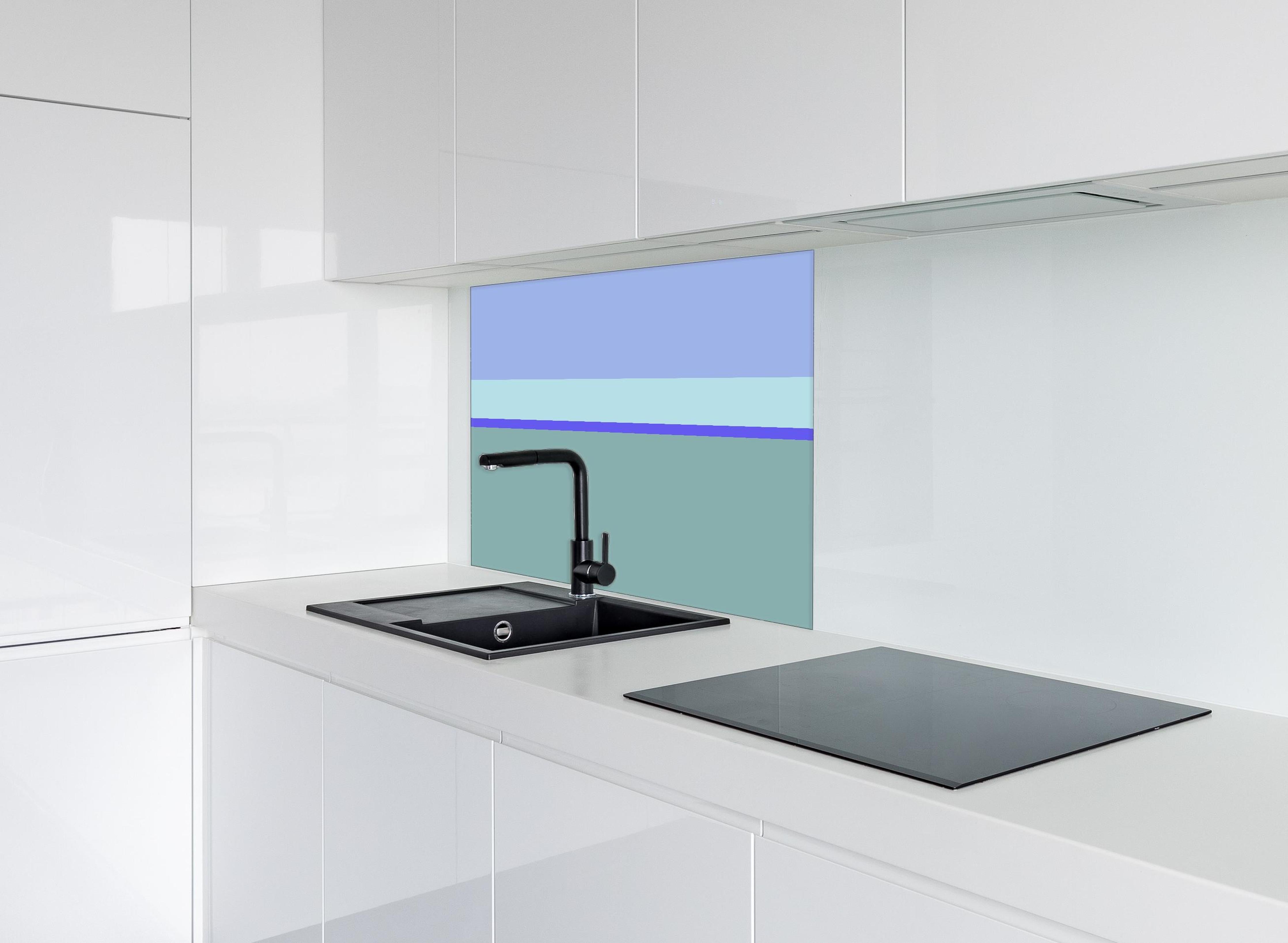 Spritzschutz - The Blues - Horizontal - Lavender hinter einem Cerankochfeld zwischen Holz-Kochutensilien