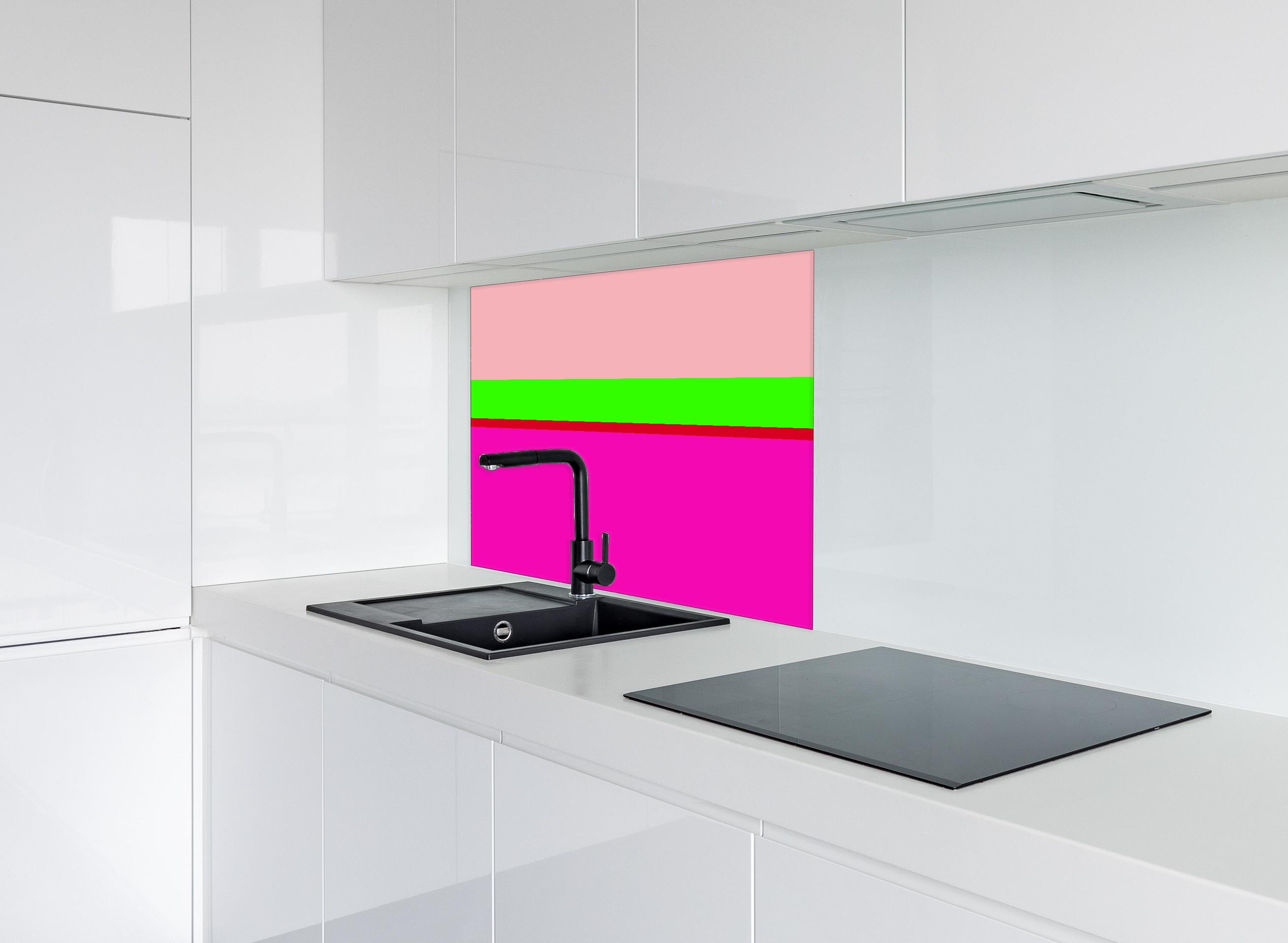 Spritzschutz - The Neons - Horizontal - Nox hinter einem Cerankochfeld zwischen Holz-Kochutensilien