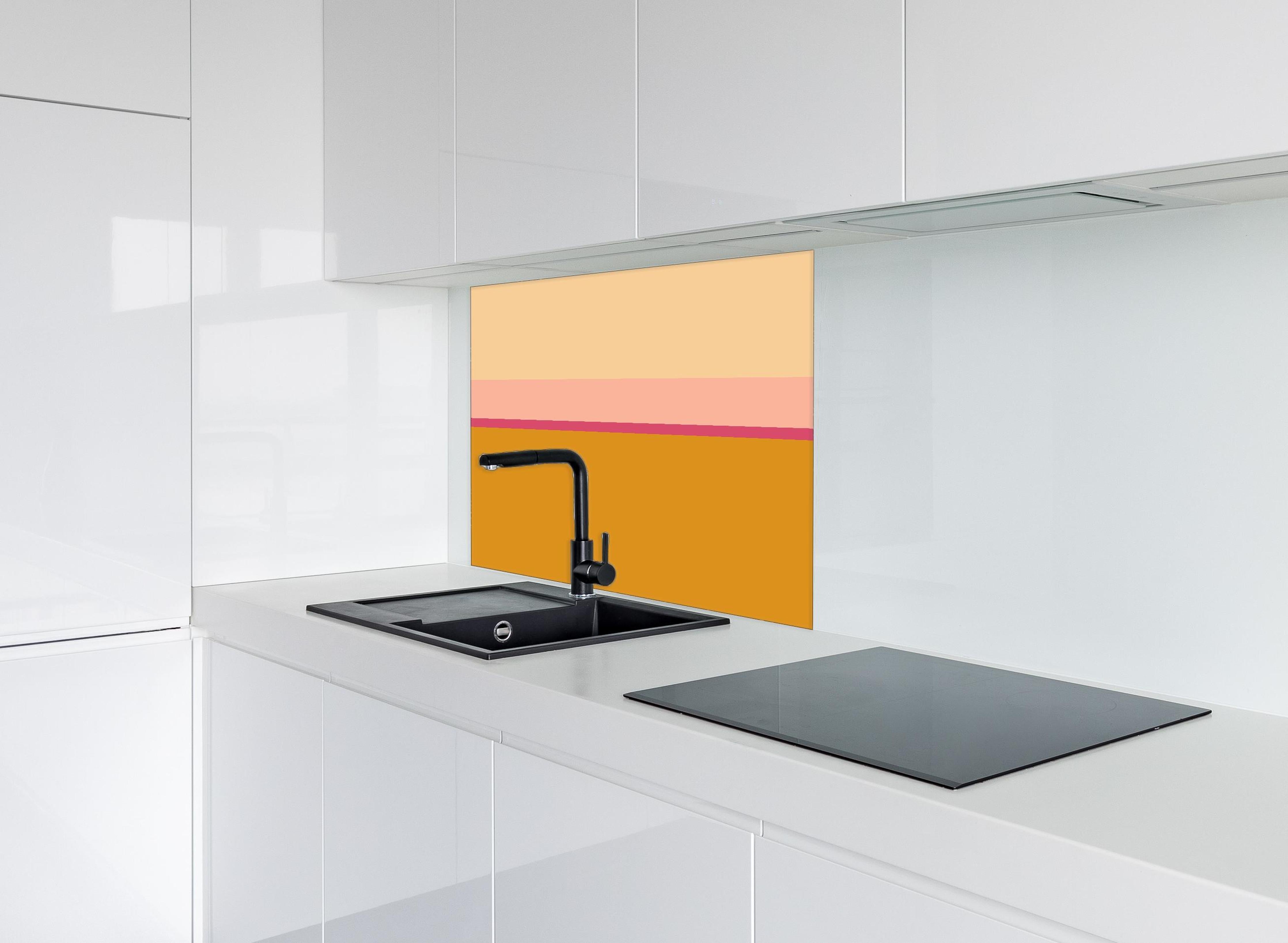 Spritzschutz - The Oranges - Horizontal - Cotton Candy hinter einem Cerankochfeld zwischen Holz-Kochutensilien