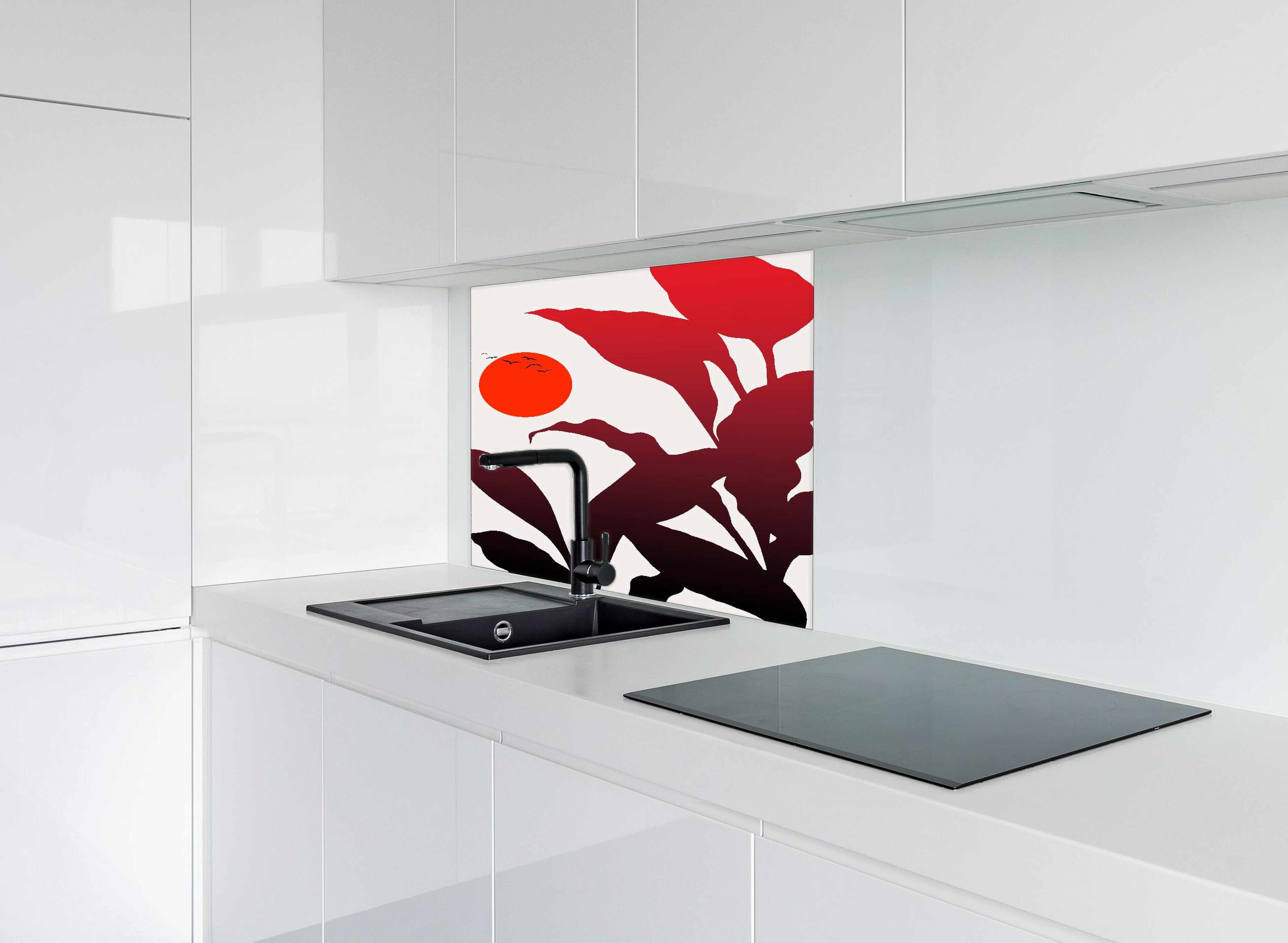 Spritzschutz - Tropischer Sonnenuntergang hinter einem Cerankochfeld zwischen Holz-Kochutensilien