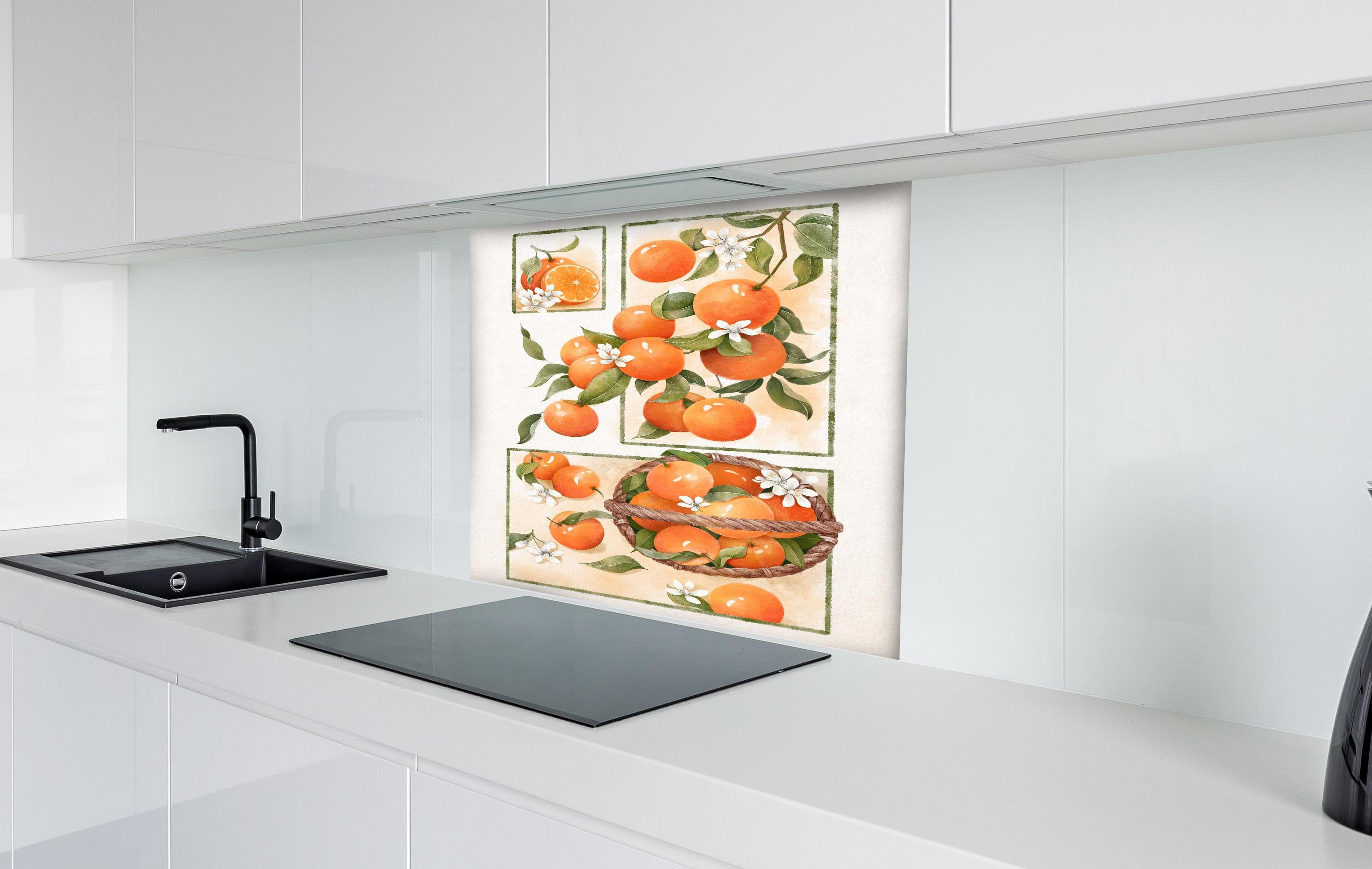 Spritzschutz - Vibrantes Orangenfrucht Stillleben mit Blumen hinter einem Cerankochfeld zwischen Holz-Kochutensilien