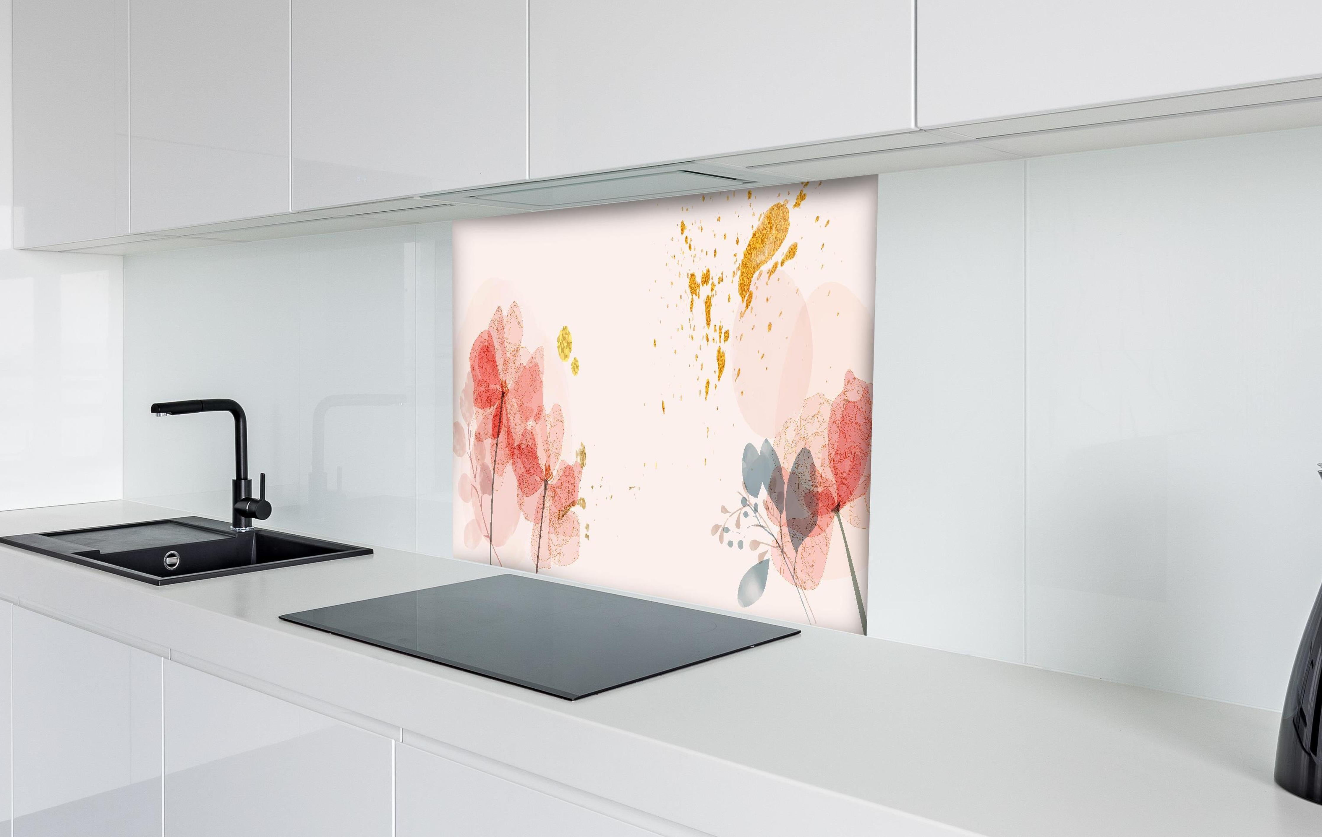 Spritzschutz - Zarte Aquarell Blumen in Pastellfarben hinter einem Cerankochfeld zwischen Holz-Kochutensilien