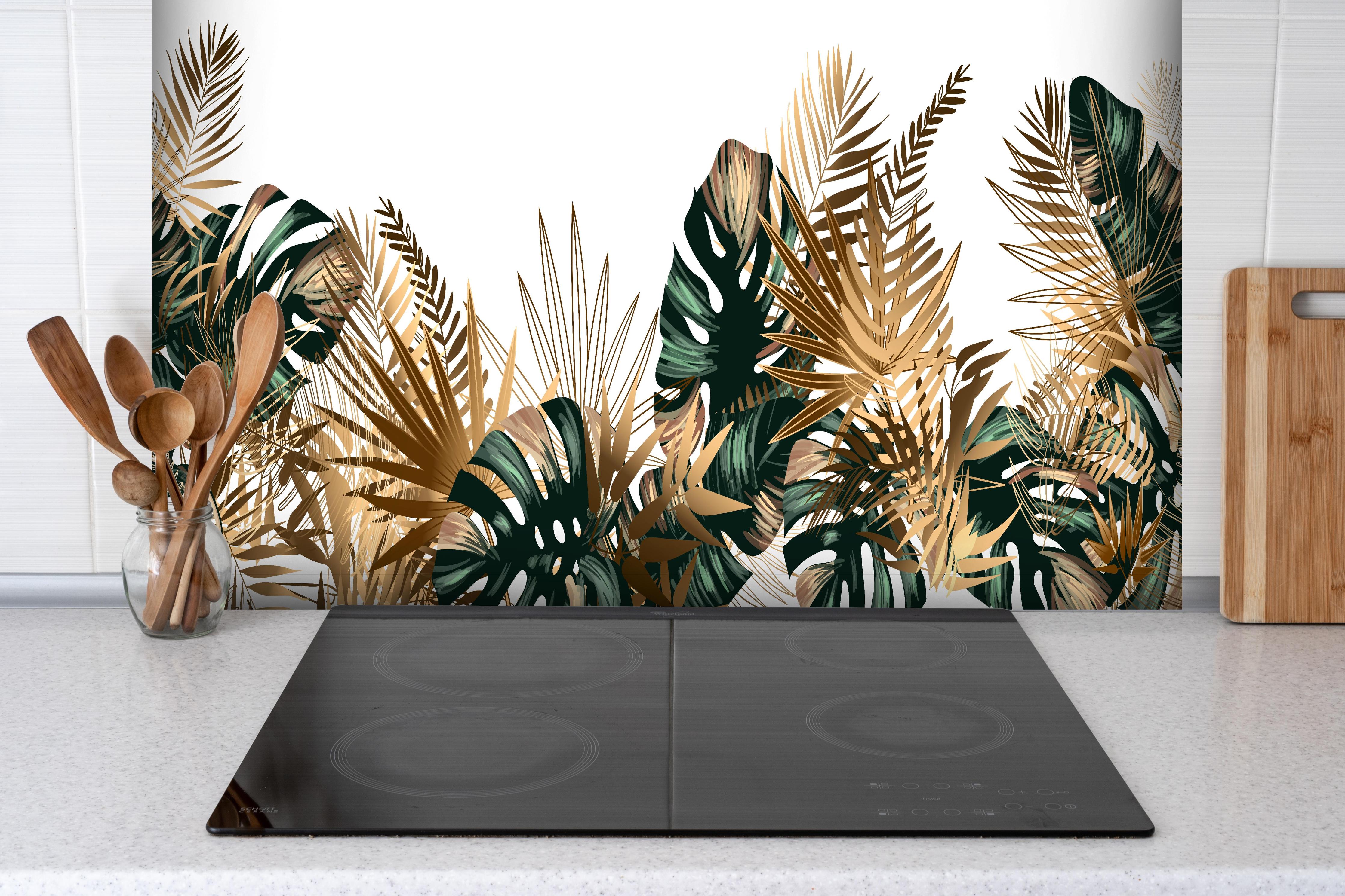 Spritzschutz - "Schneeweiße Landschaft mit zarten Grautönen" hinter einem Cerankochfeld zwischen Holz-Kochutensilien