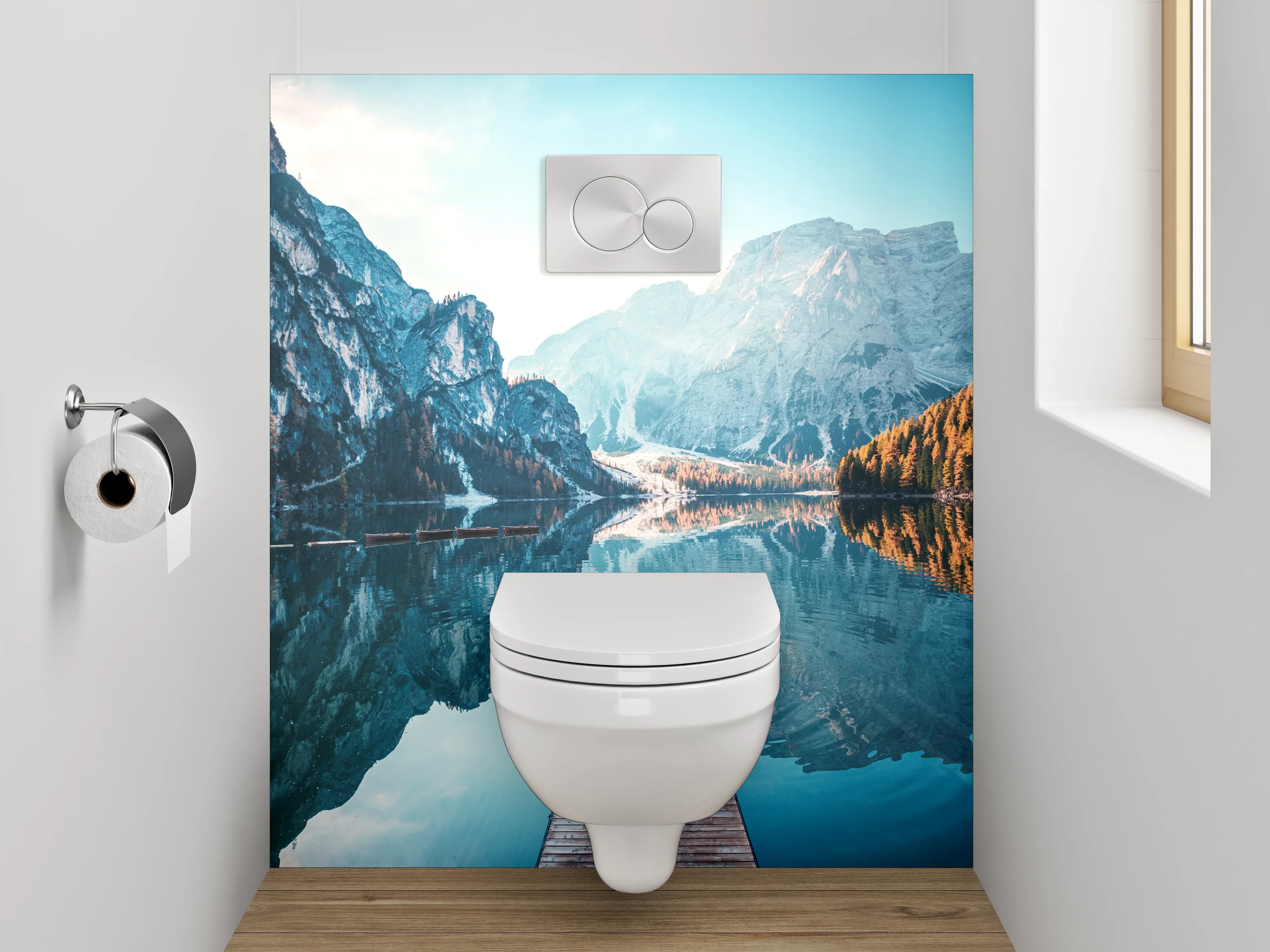 WC-Rückwand - Bergsee Panorama mit Holzsteg
