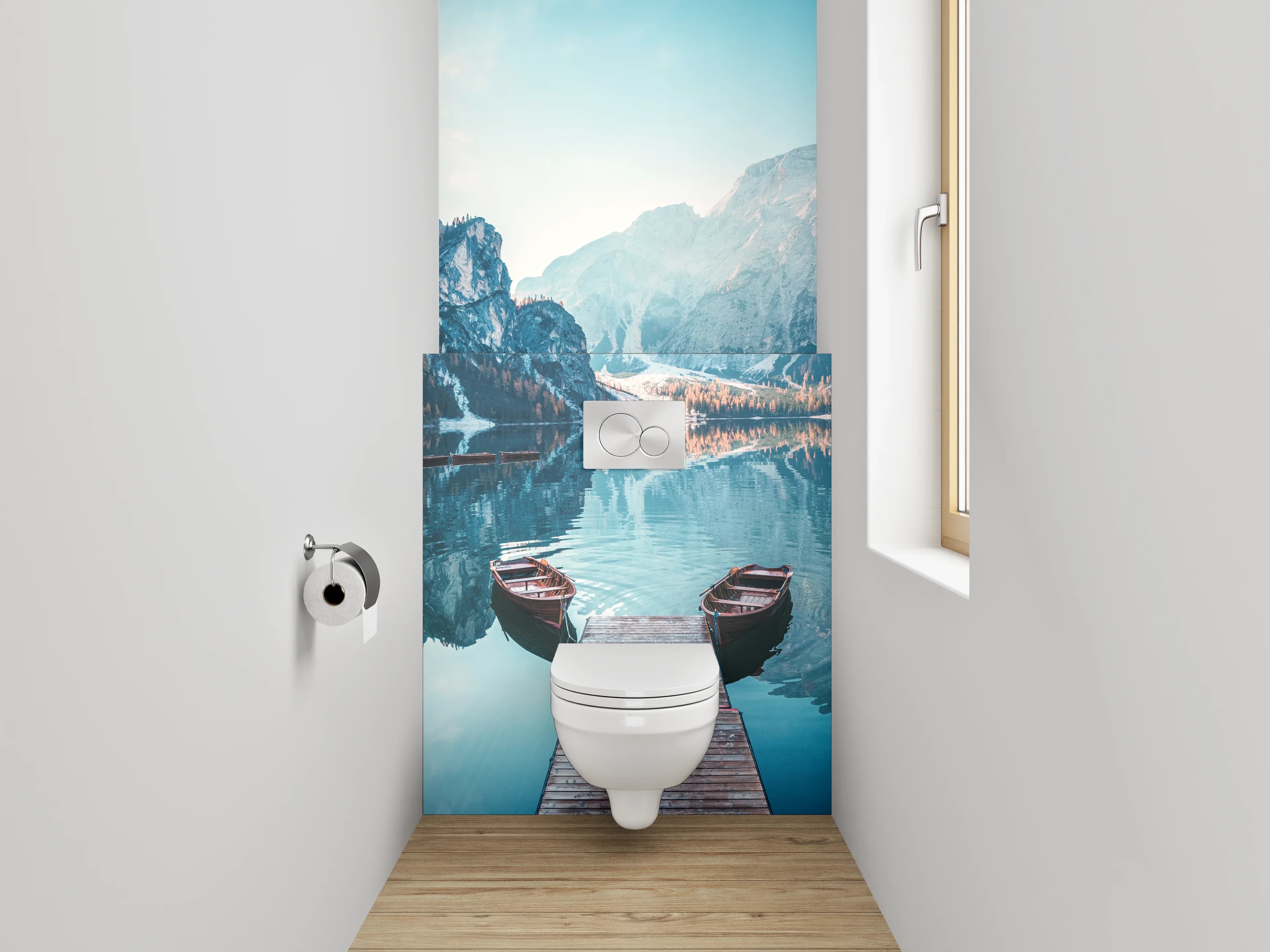 WC-Rückwand - Bergsee Panorama mit Holzsteg