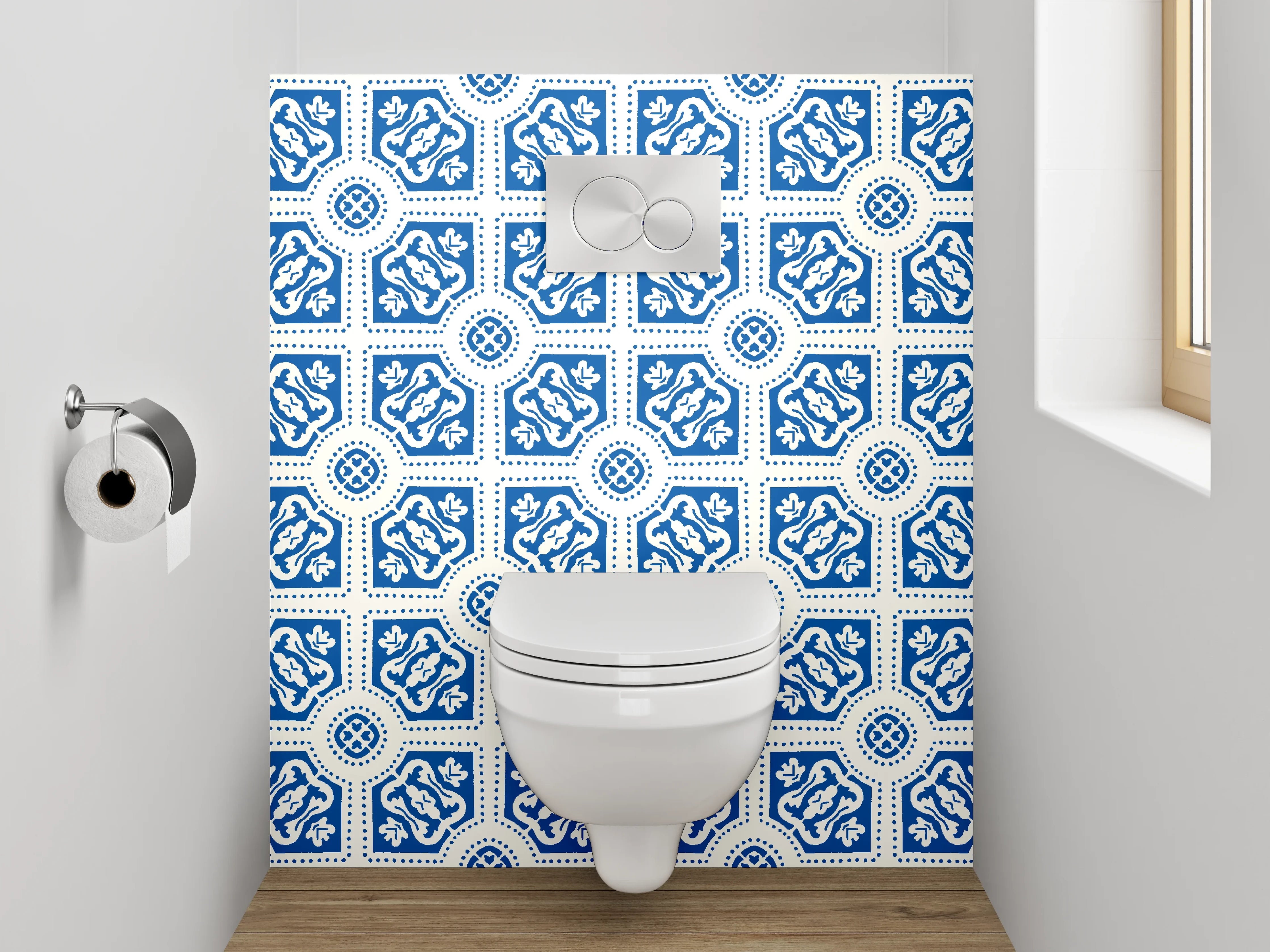 WC-Rückwand - Blau-graues Mosaik mit weißen Akzenten