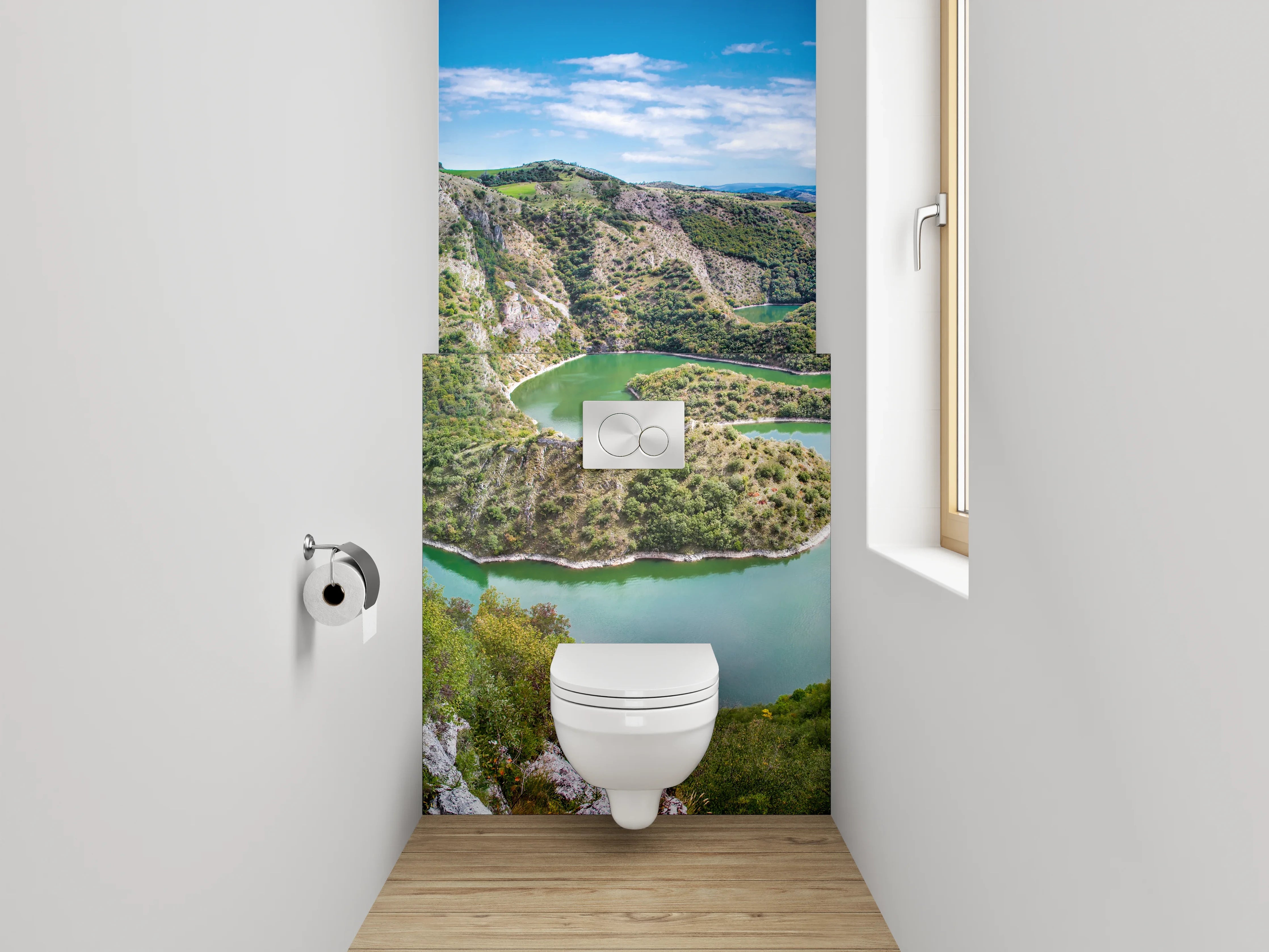WC-Rückwand - Flusslandschaft mit grünen Hügeln