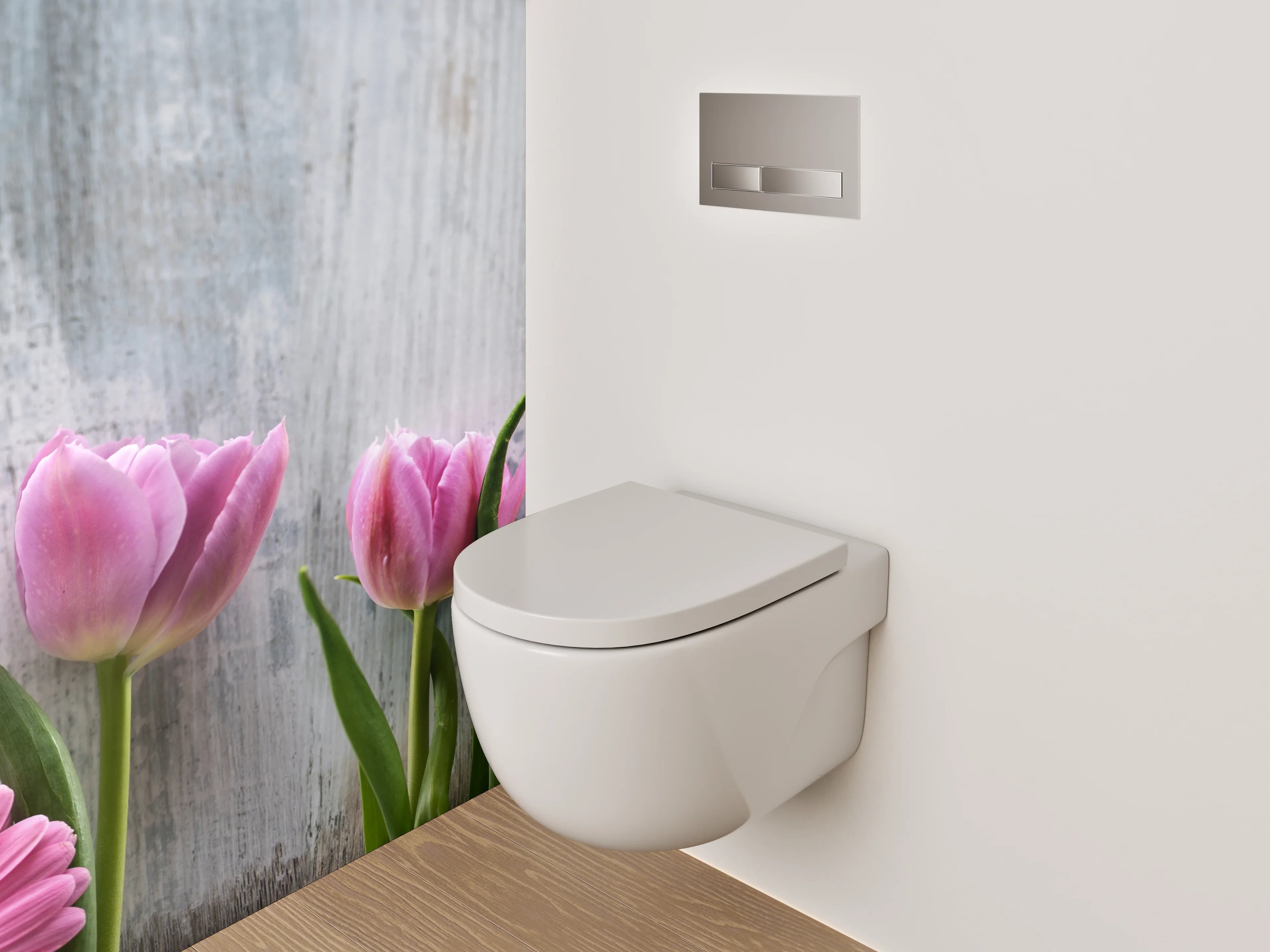 WC-Rückwand - Frische Blumen auf Holzoptik