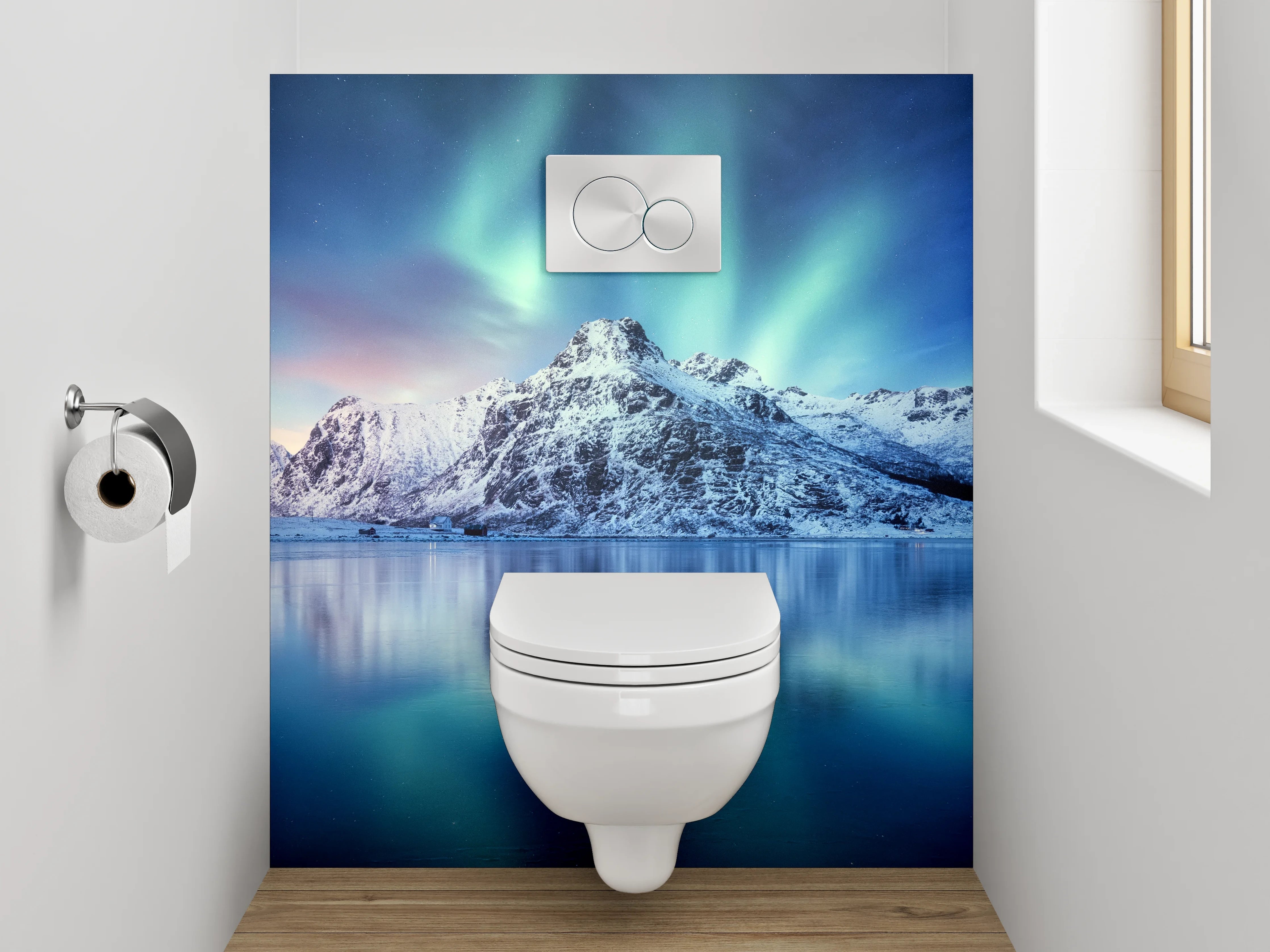 WC-Rückwand - Graugrüne Polarlichter über Wintergipfeln