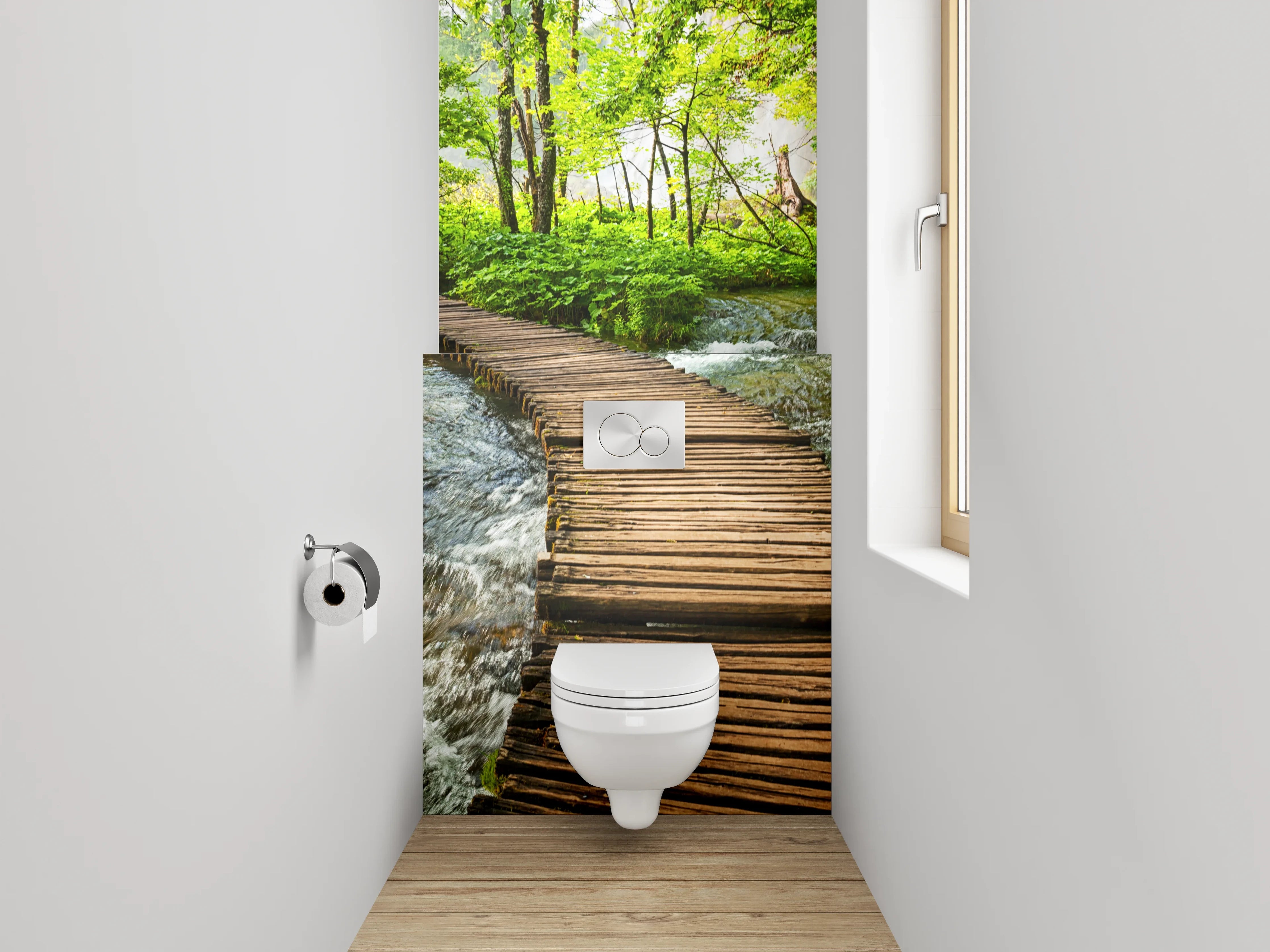WC-Rückwand - Holzsteg im grünen Wald am Bach