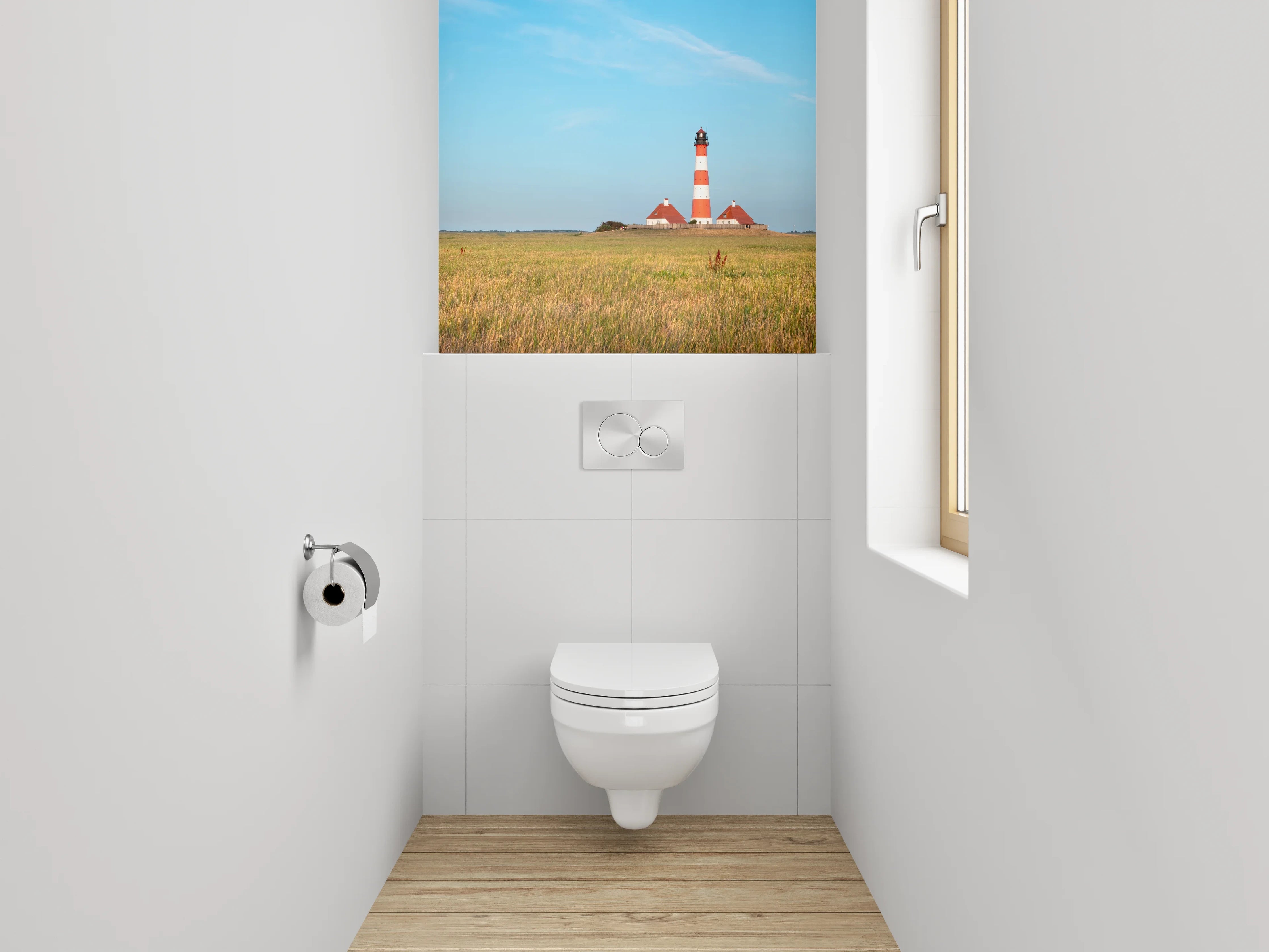 WC-Rückwand - Leuchtturm in Norddeutscher Küstenlandschaft