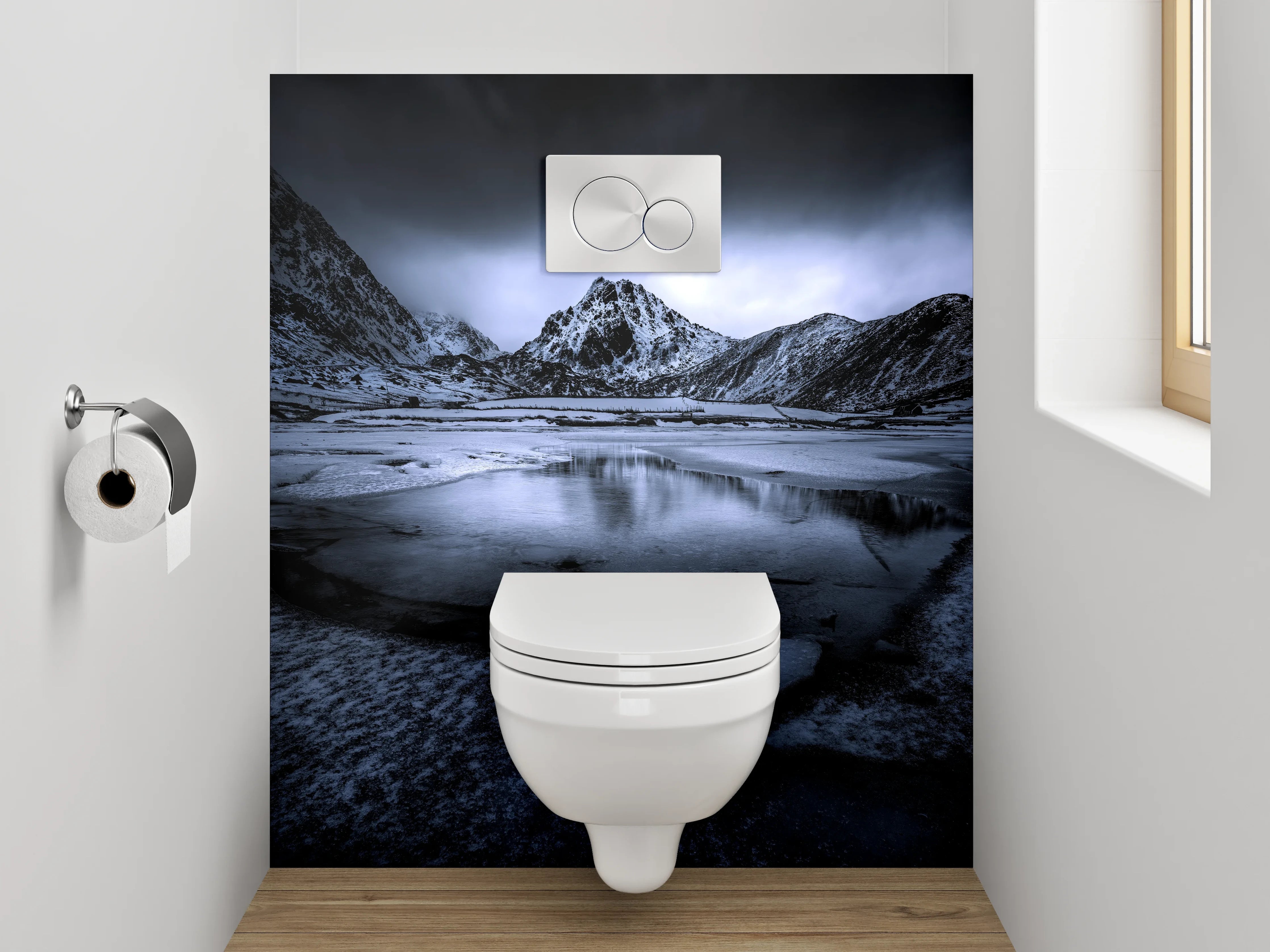 WC-Rückwand - Mystische Berglandschaft in Blau und Schwarz