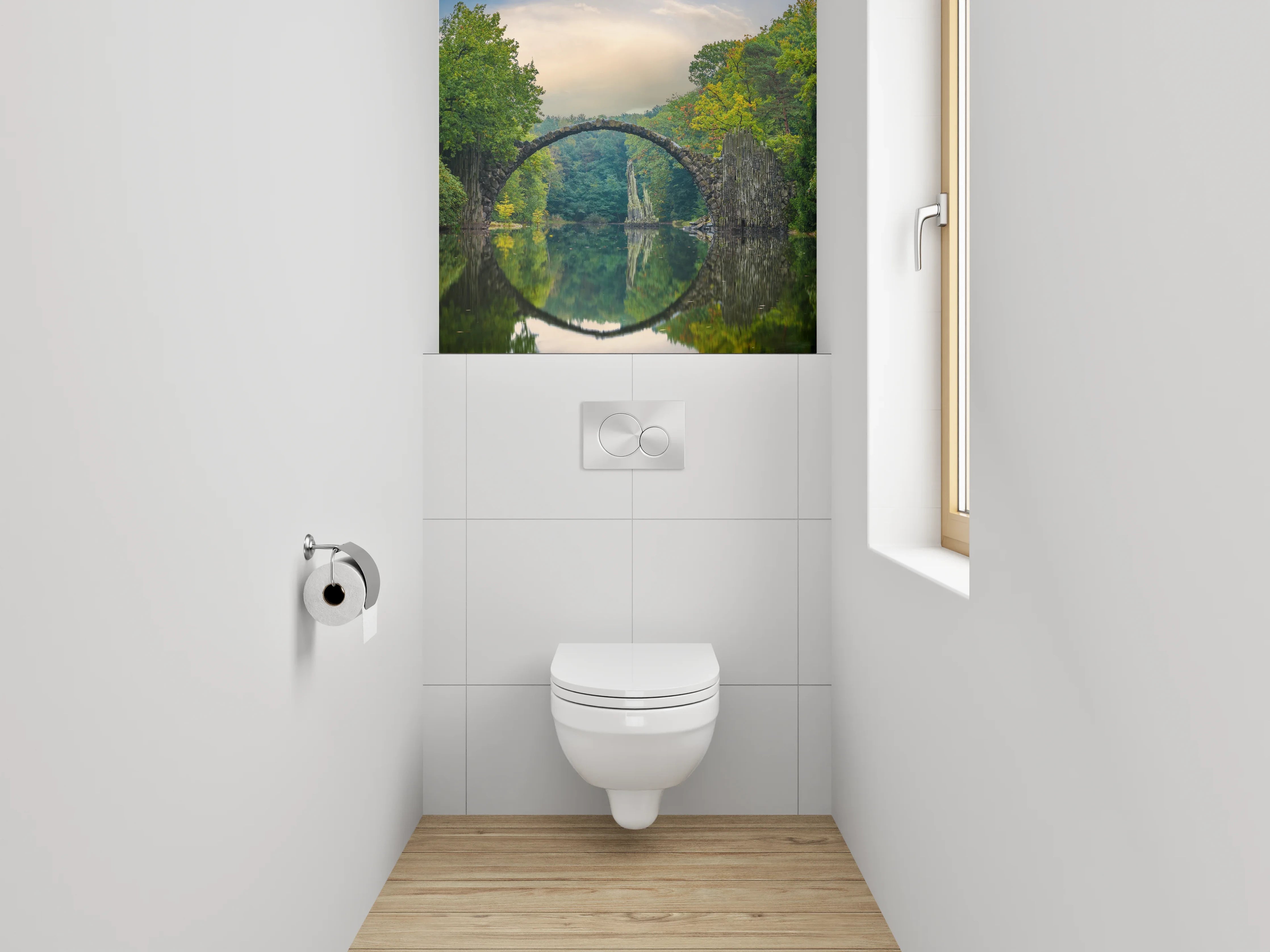 WC-Rückwand - Mystische Steinbrücke im Grünen
